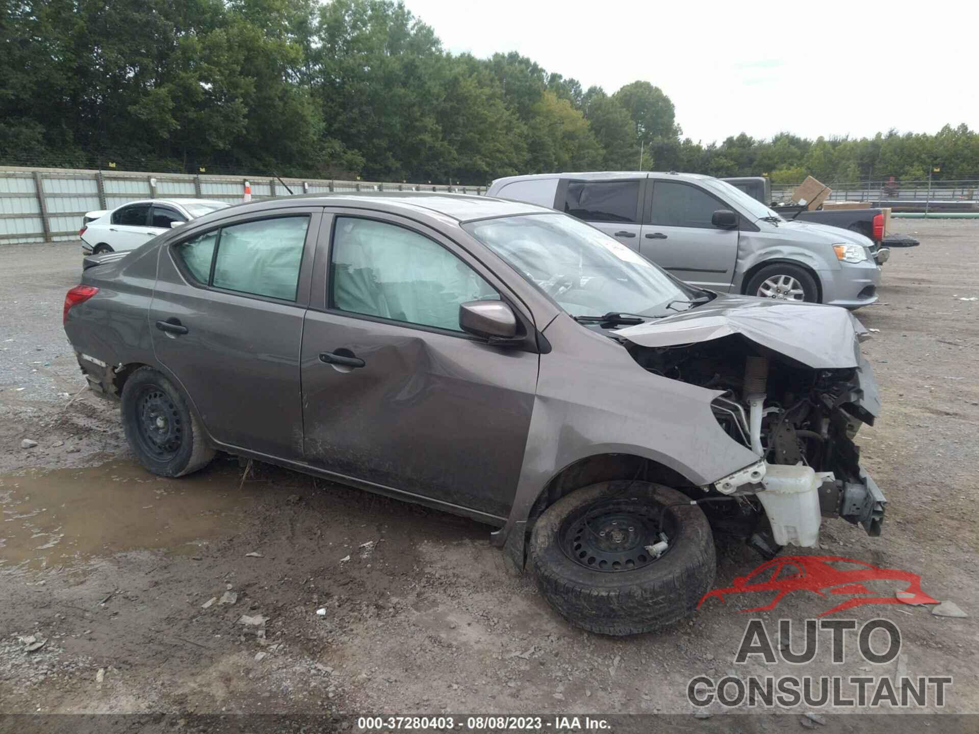 NISSAN VERSA 2017 - 3N1CN7AP0HL826335