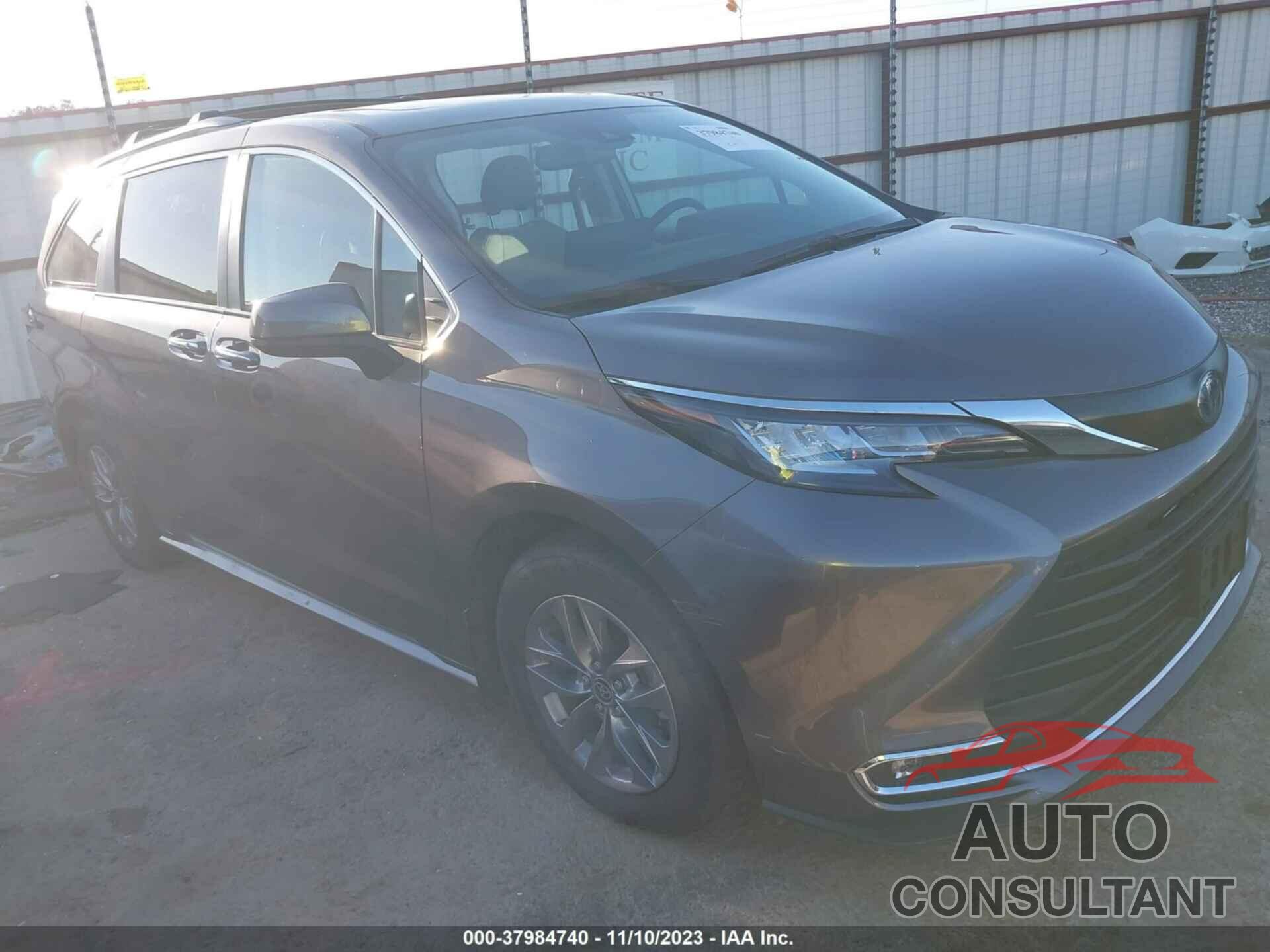 TOYOTA SIENNA 2022 - 5TDYSKFC8NS071462