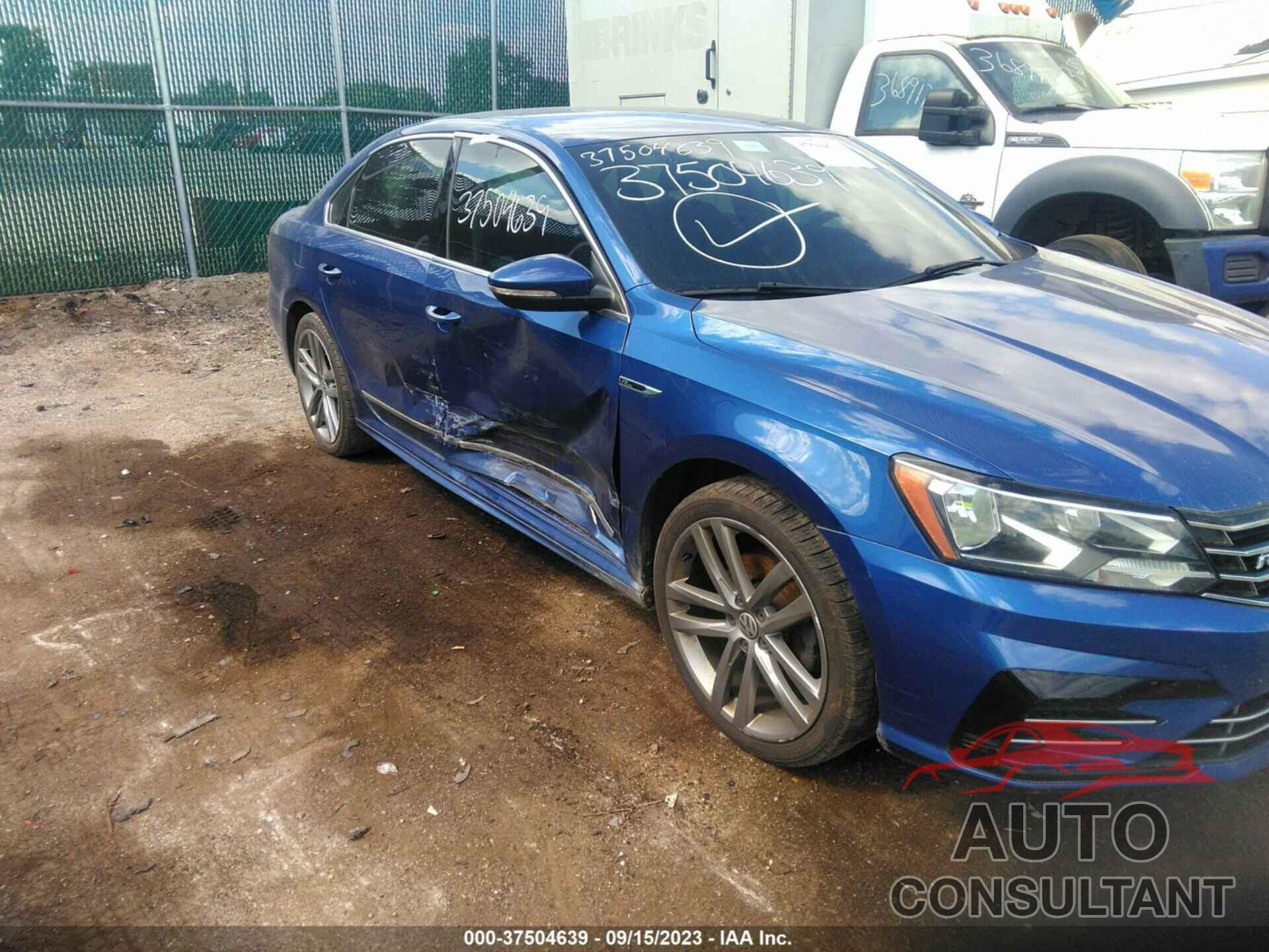 VOLKSWAGEN PASSAT 2017 - 1VWDT7A39HC008681