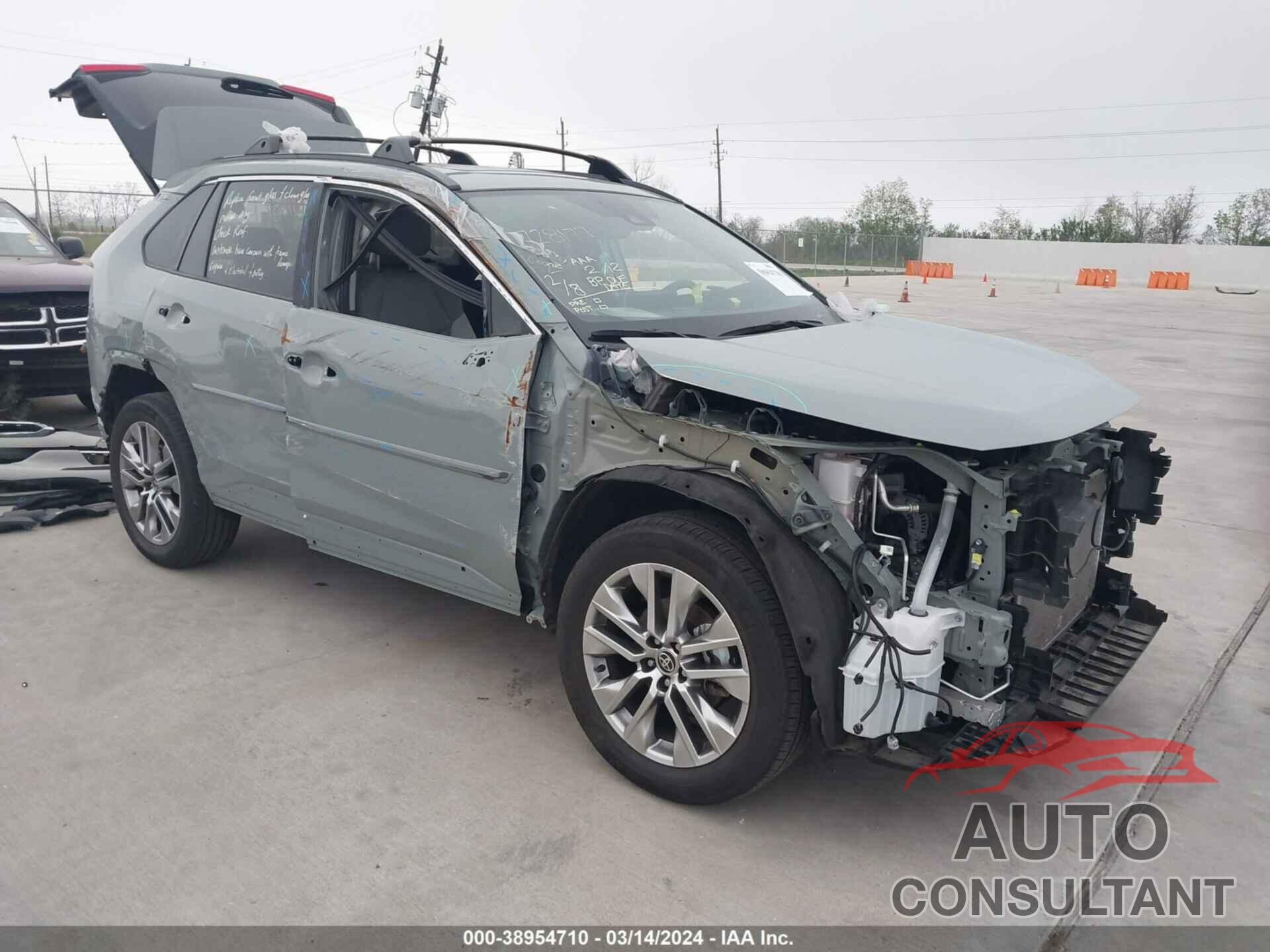 TOYOTA RAV4 2023 - 2T3C1RFV6PW262239