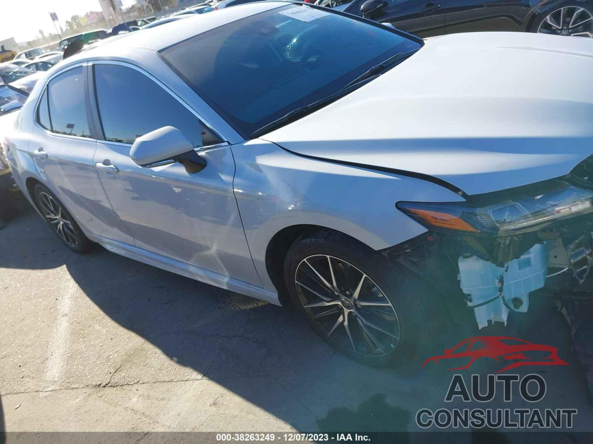 TOYOTA CAMRY 2022 - 4T1G11AK5NU049367
