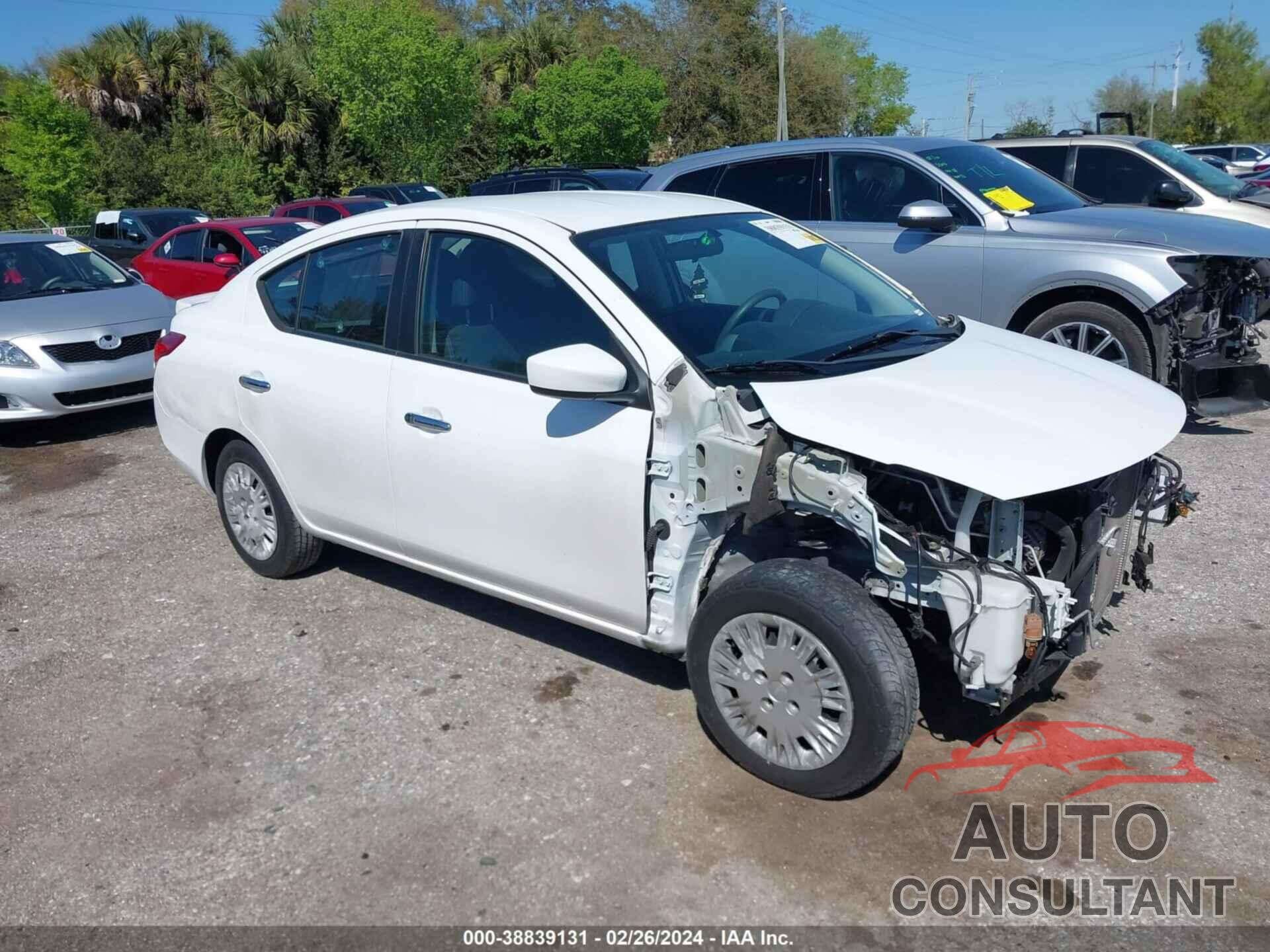 NISSAN VERSA 2018 - 3N1CN7AP4JL817062