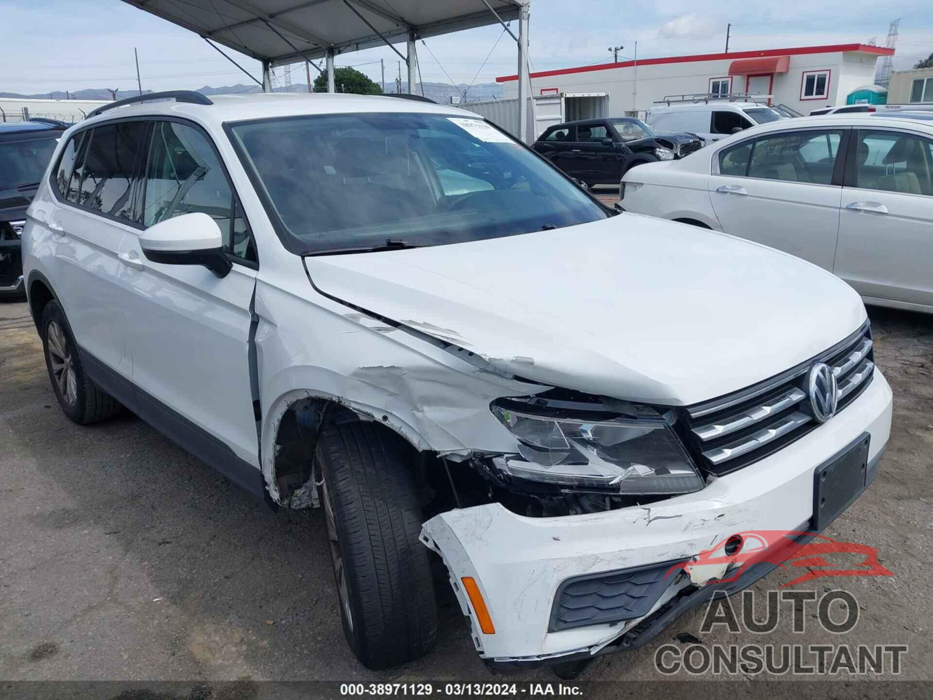 VOLKSWAGEN TIGUAN 2018 - 3VV1B7AX9JM107342