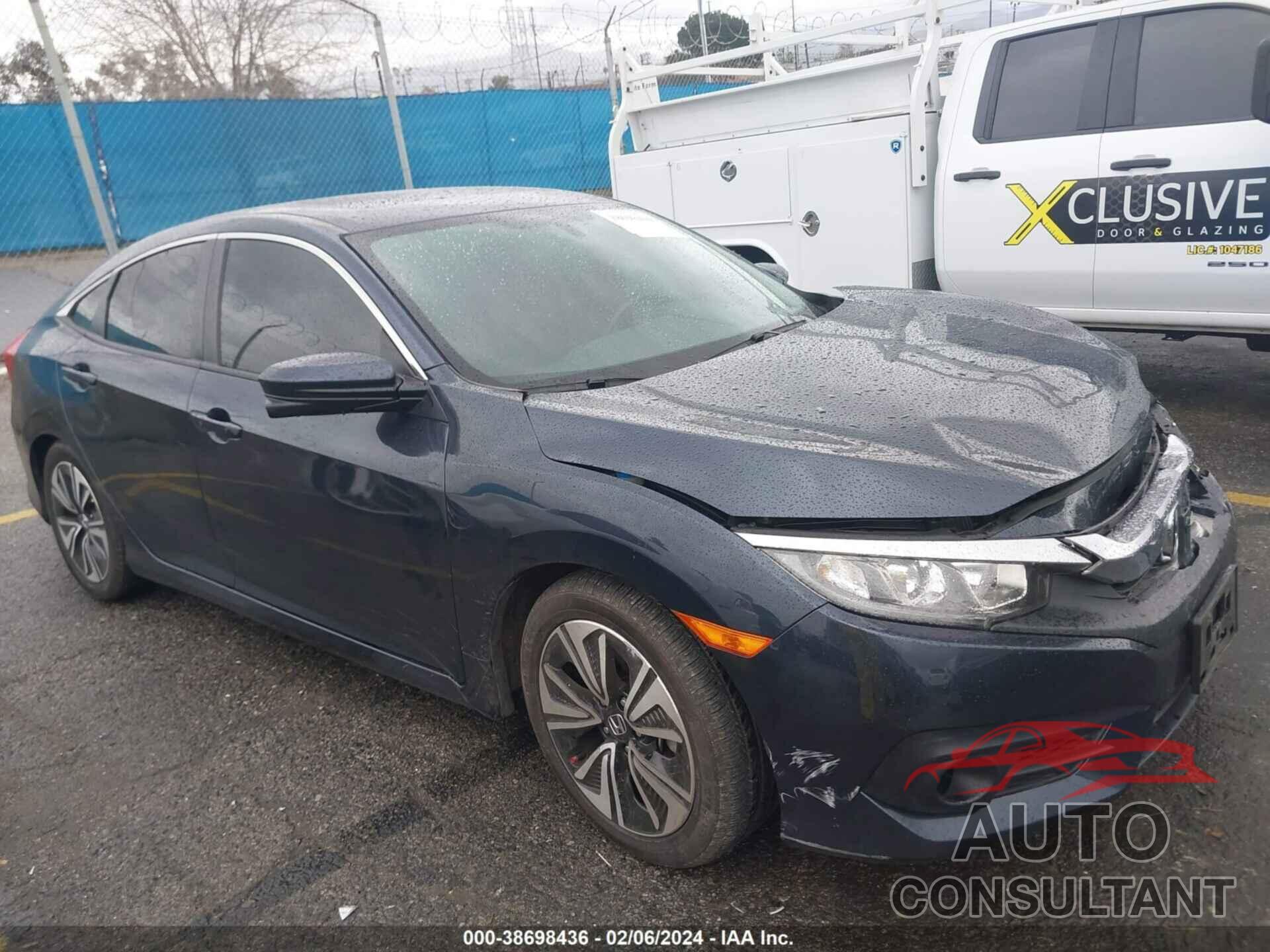 HONDA CIVIC 2018 - JHMFC1F32JX012666