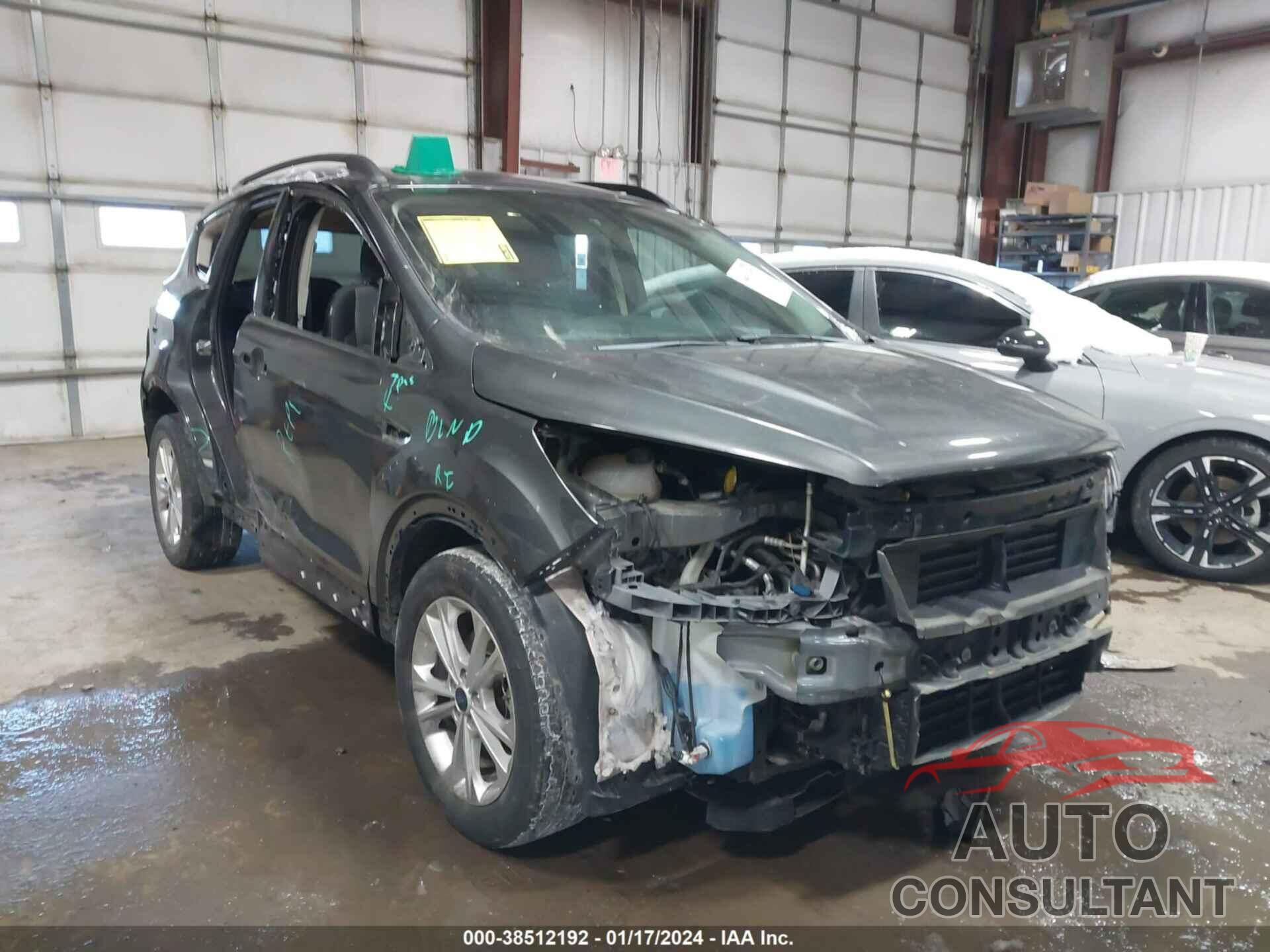 FORD ESCAPE 2017 - 1FMCU0GD8HUC86724