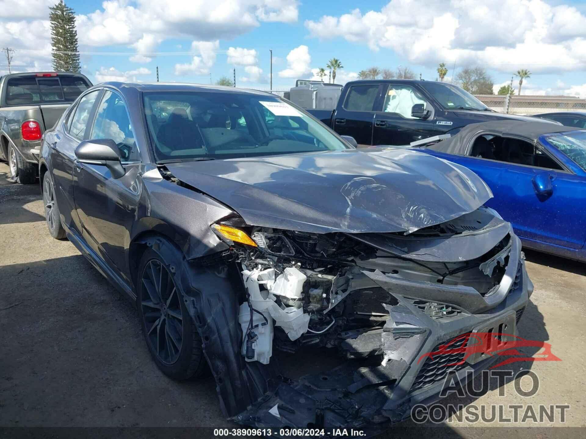TOYOTA CAMRY 2023 - 4T1G11AK5PU827265