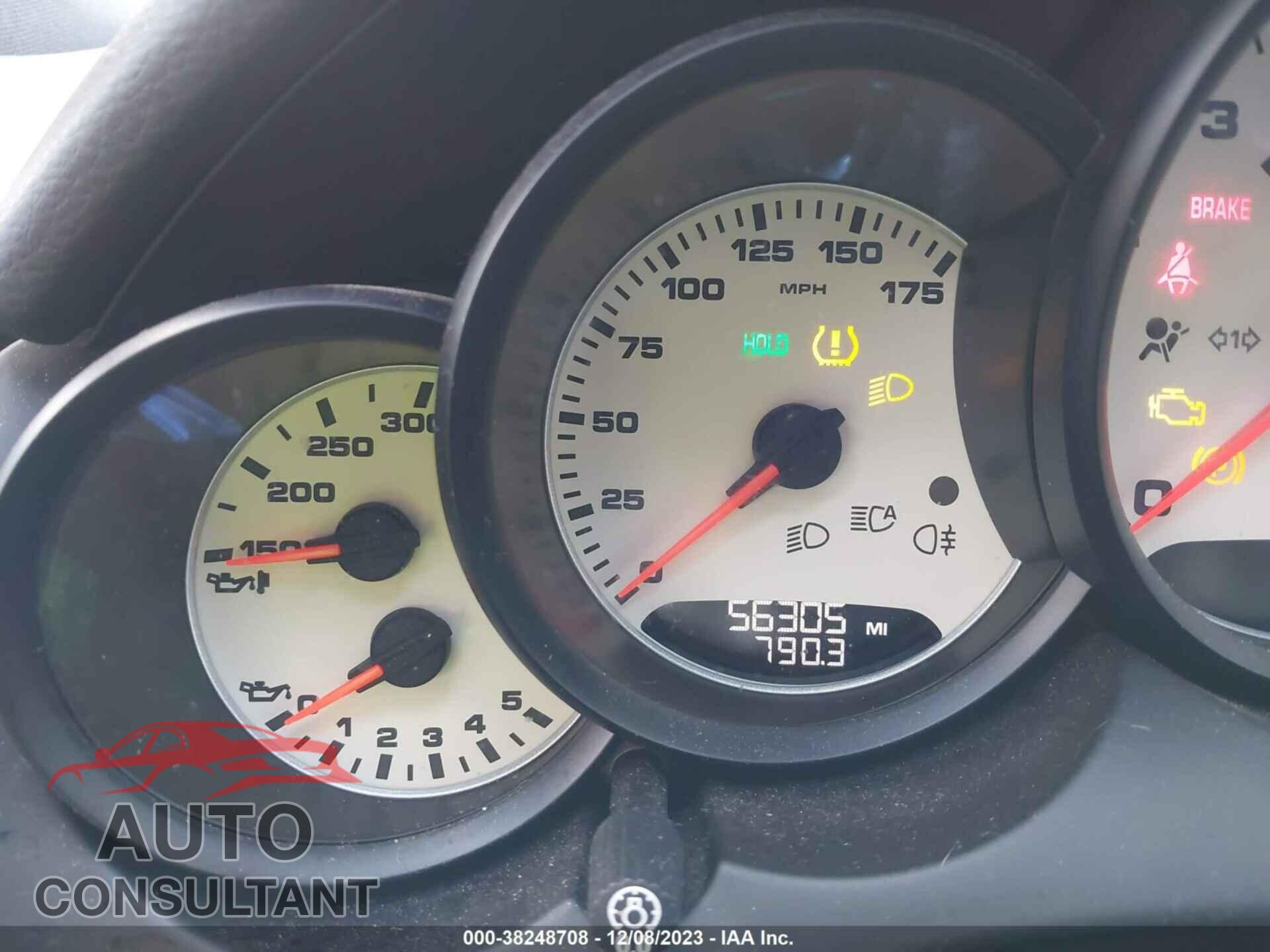 PORSCHE CAYENNE 2017 - WP1AA2A25HKA82657