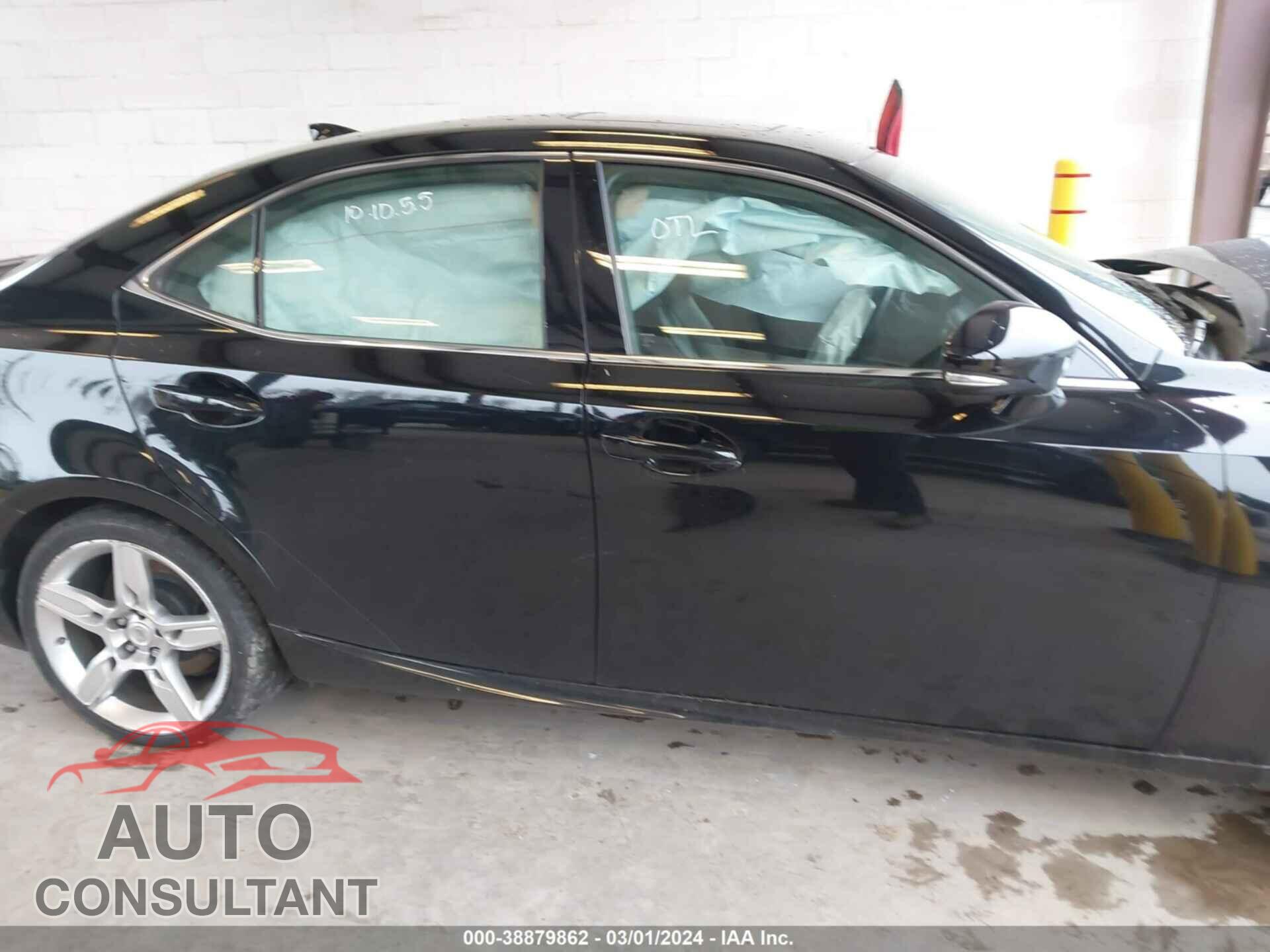 LEXUS IS 2017 - JTHBA1D28H5054277