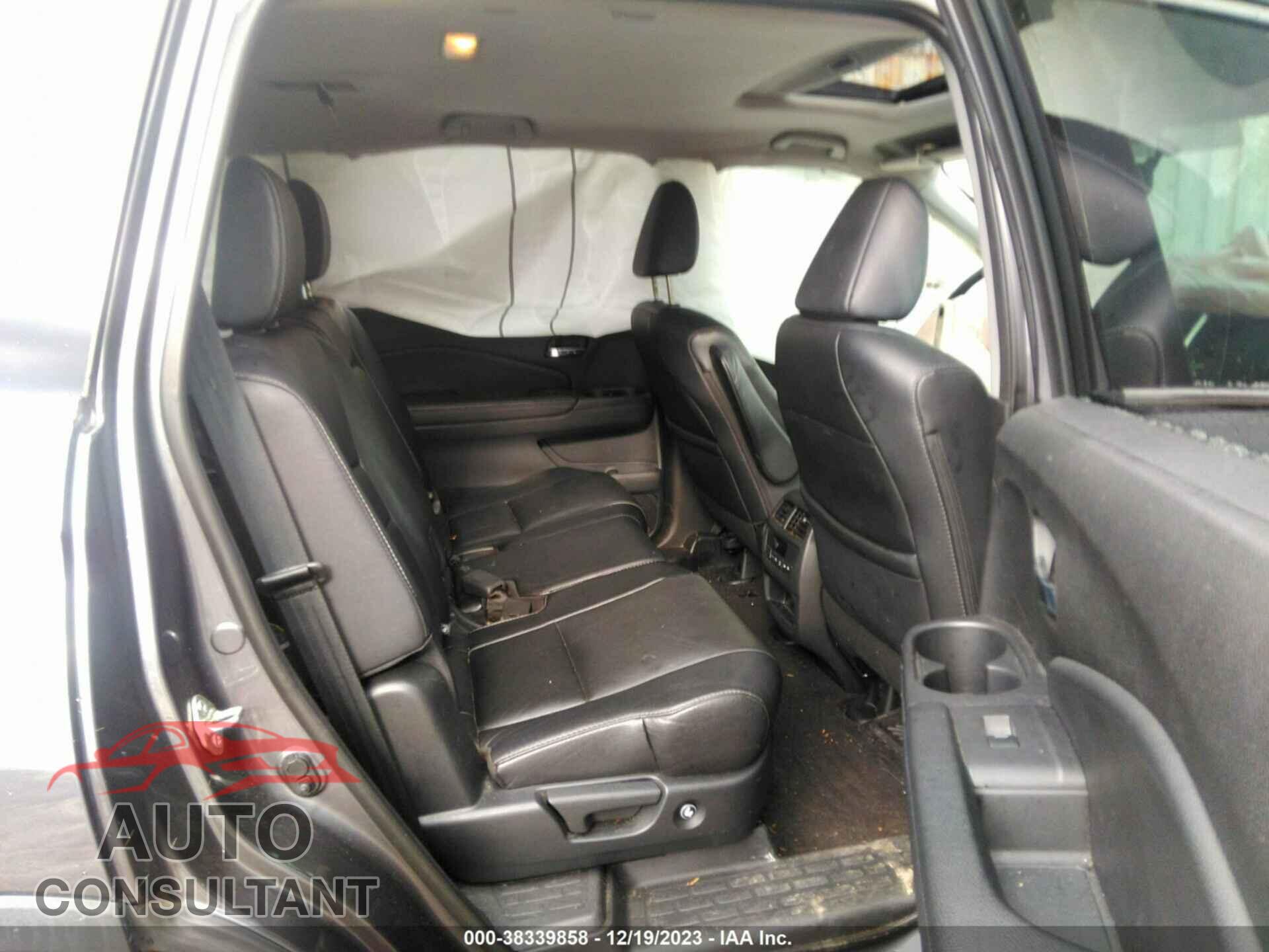 HONDA PILOT 2017 - 5FNYF6H52HB056832
