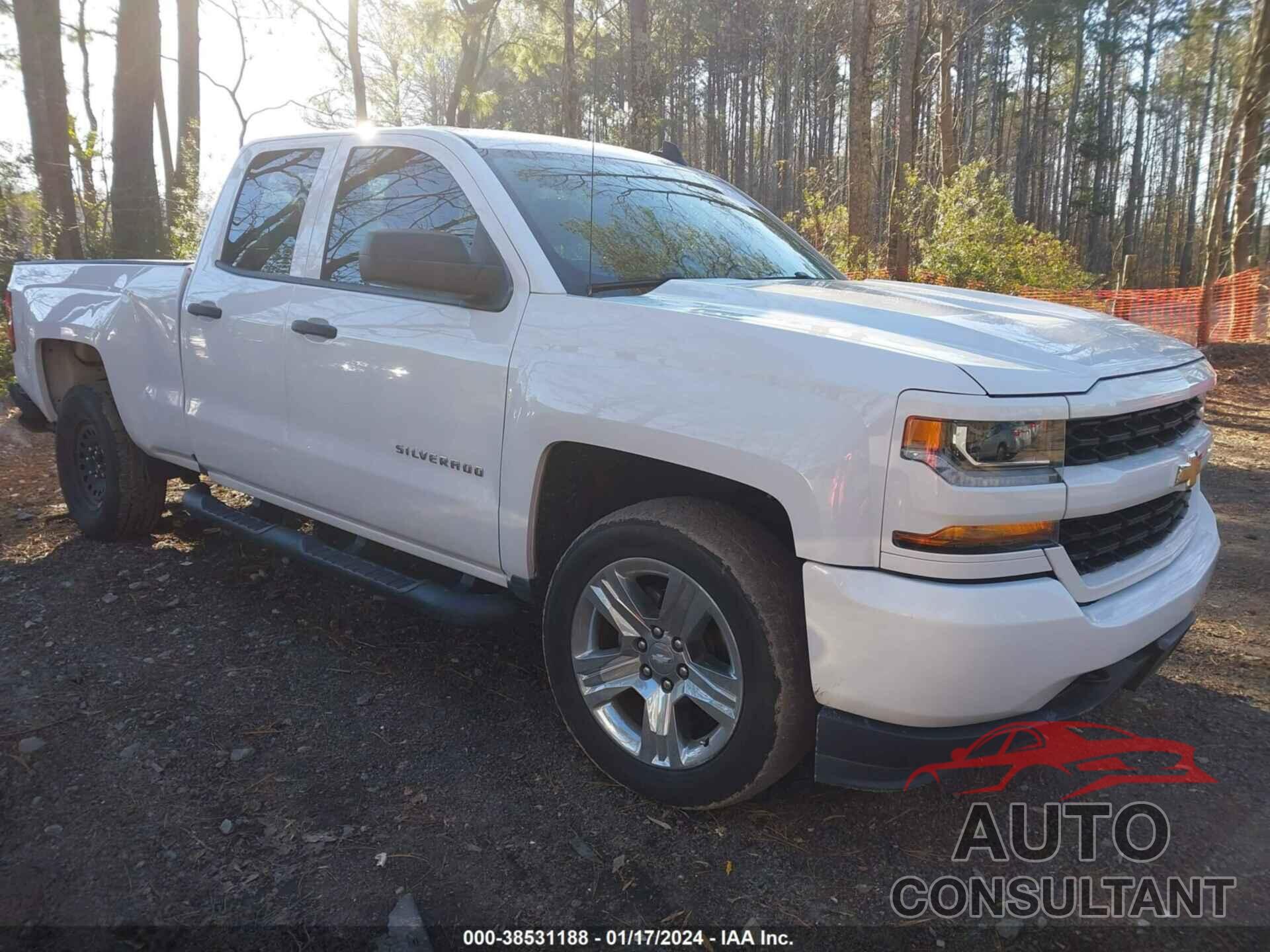 CHEVROLET SILVERADO 1500 2018 - 1GCRCPEH2JZ321265