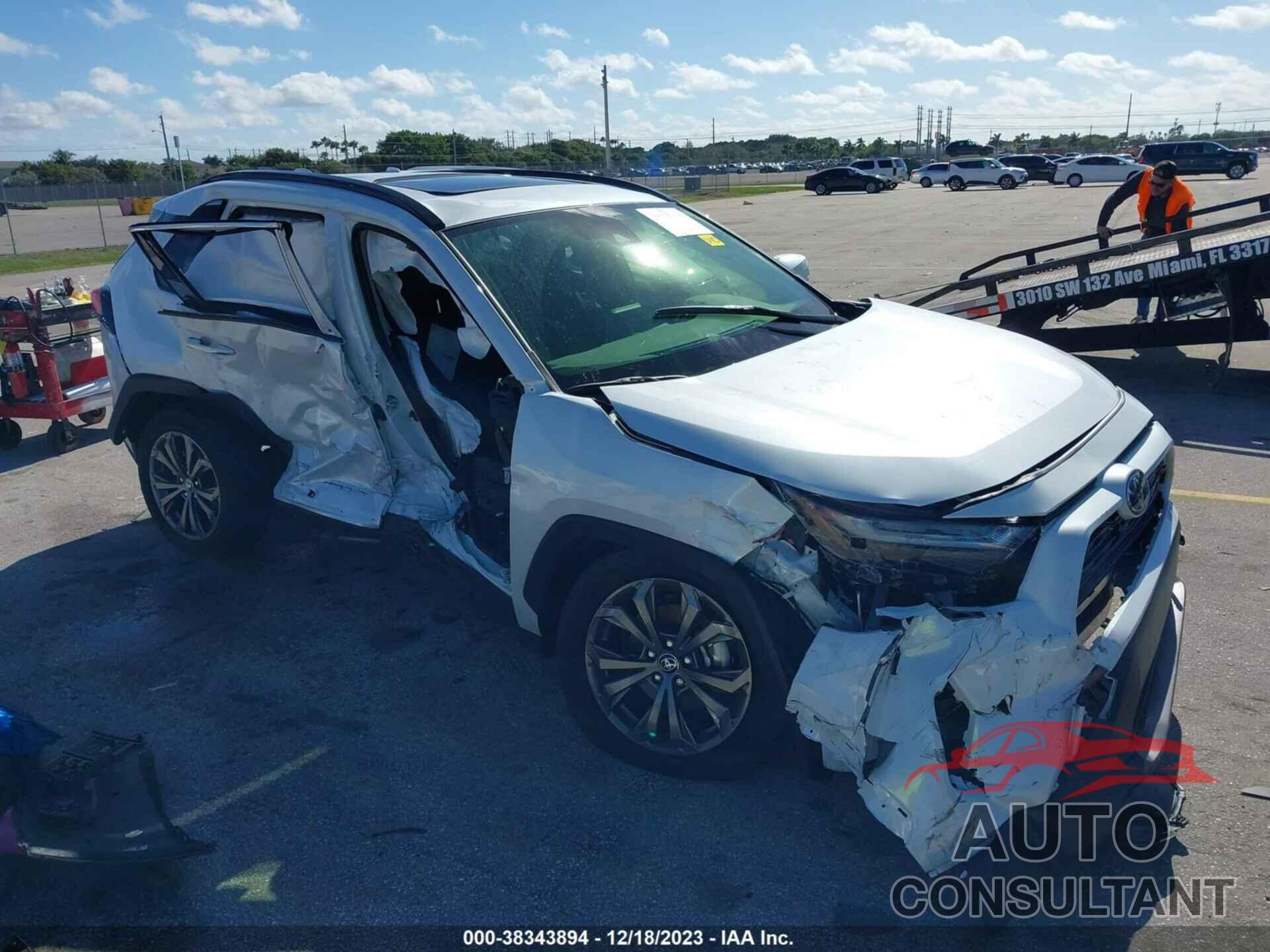 TOYOTA RAV4 2023 - JTMD6RFV9PD113097