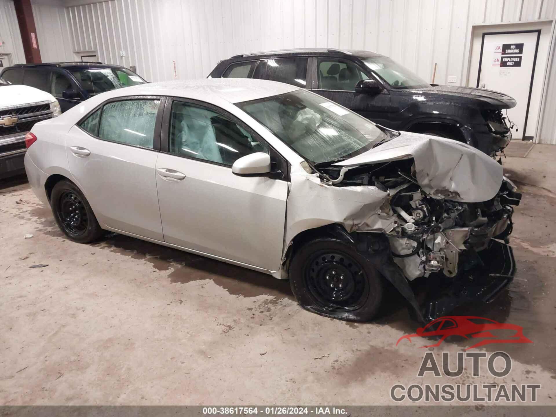 TOYOTA COROLLA 2018 - 5YFBURHE0JP777643