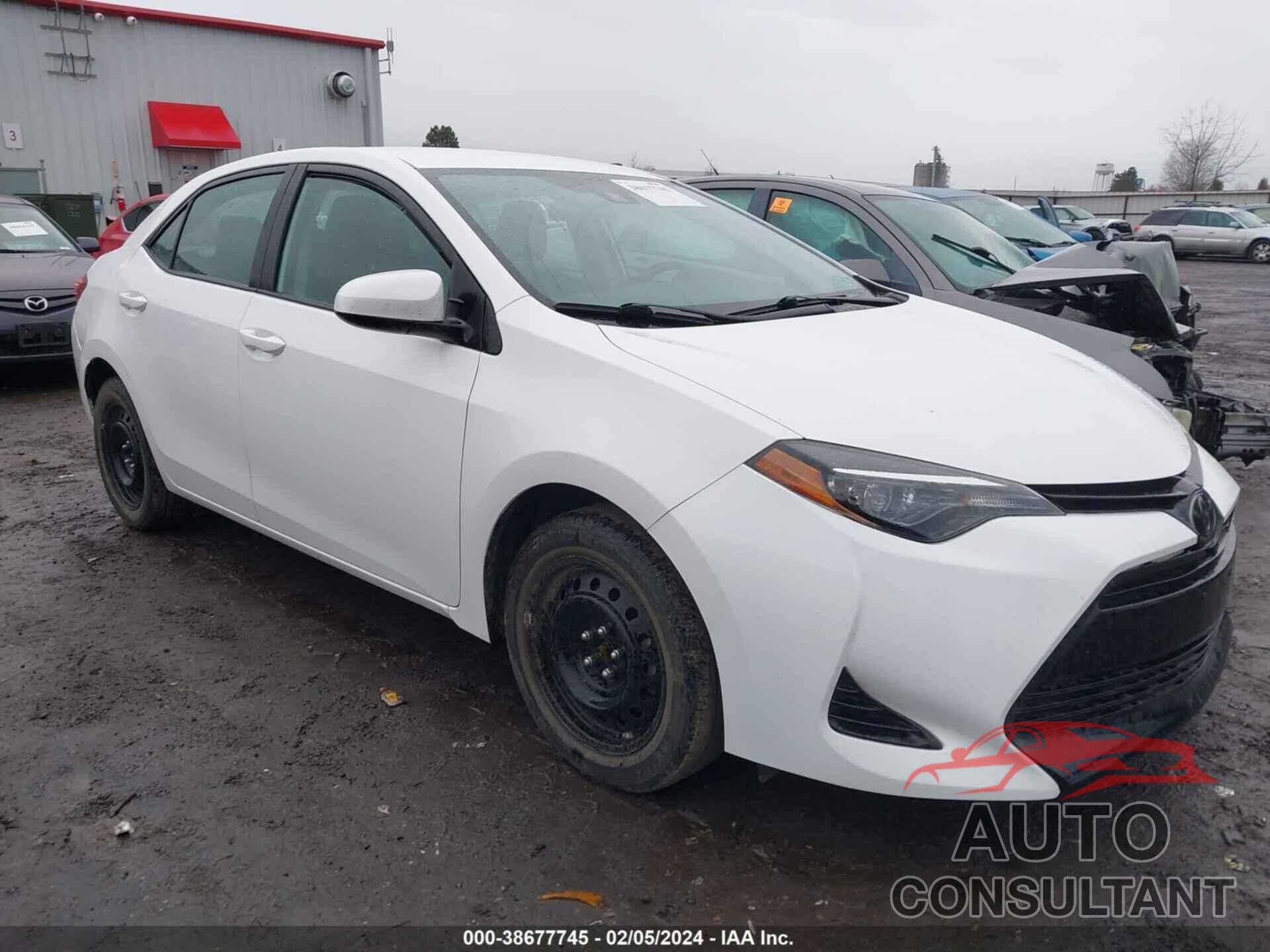 TOYOTA COROLLA 2018 - 2T1BURHEXJC121756