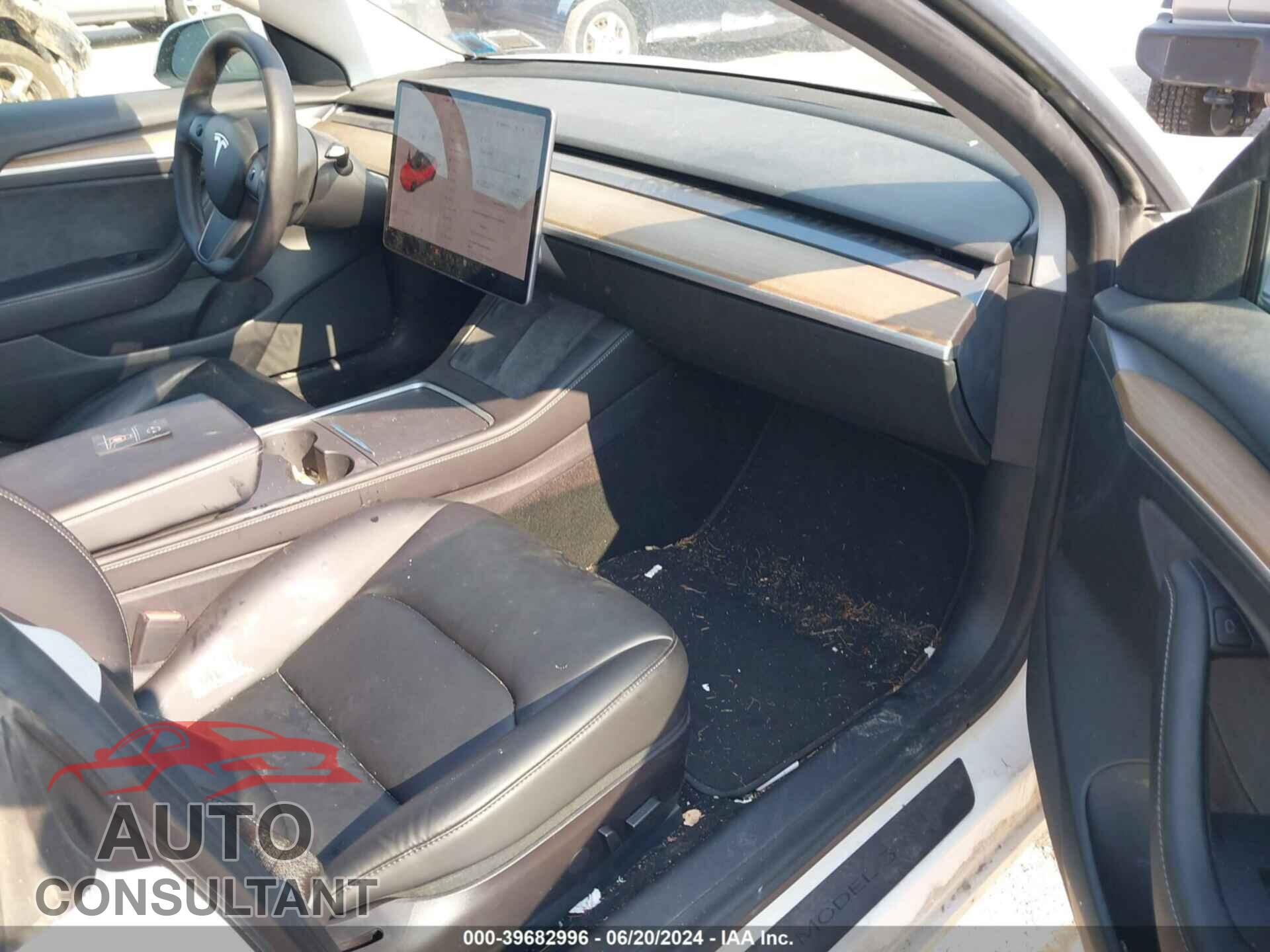 TESLA MODEL 3 2021 - 5YJ3E1EB5MF979388