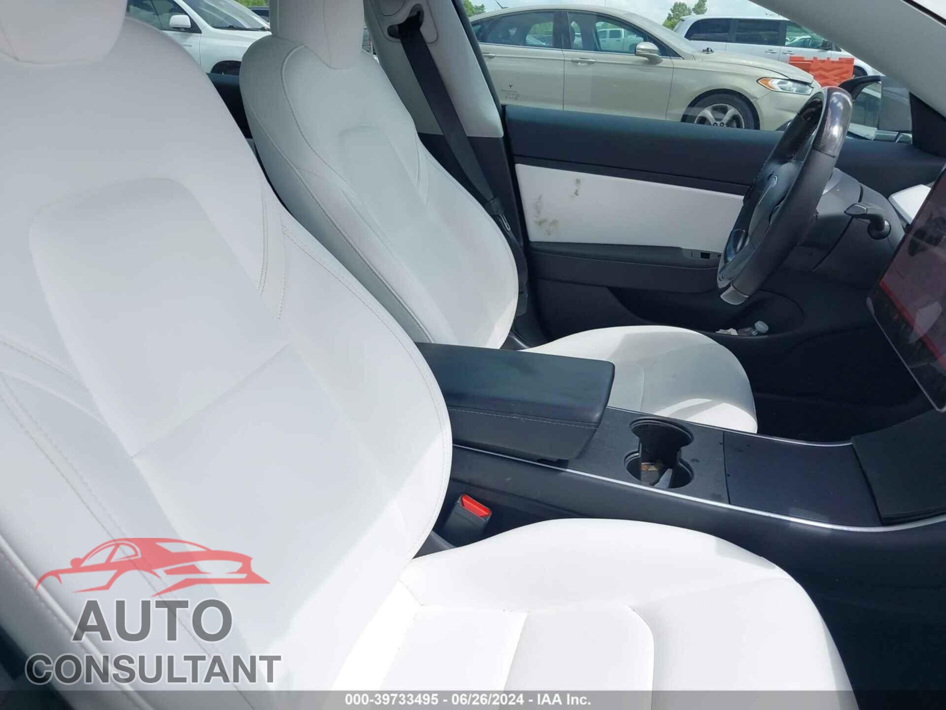 TESLA MODEL 3 2020 - 5YJ3E1EA5LF615736