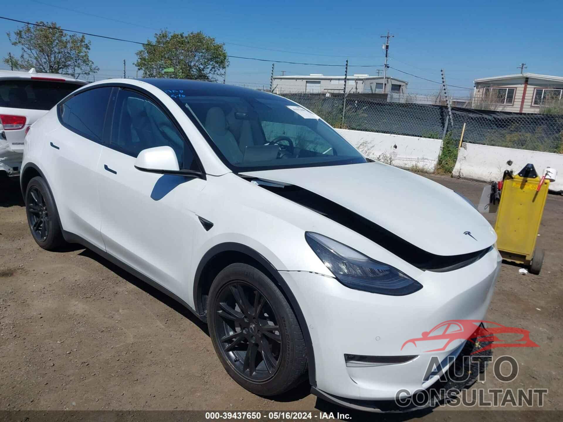 TESLA MODEL Y 2020 - 5YJYGDEE5LF058671