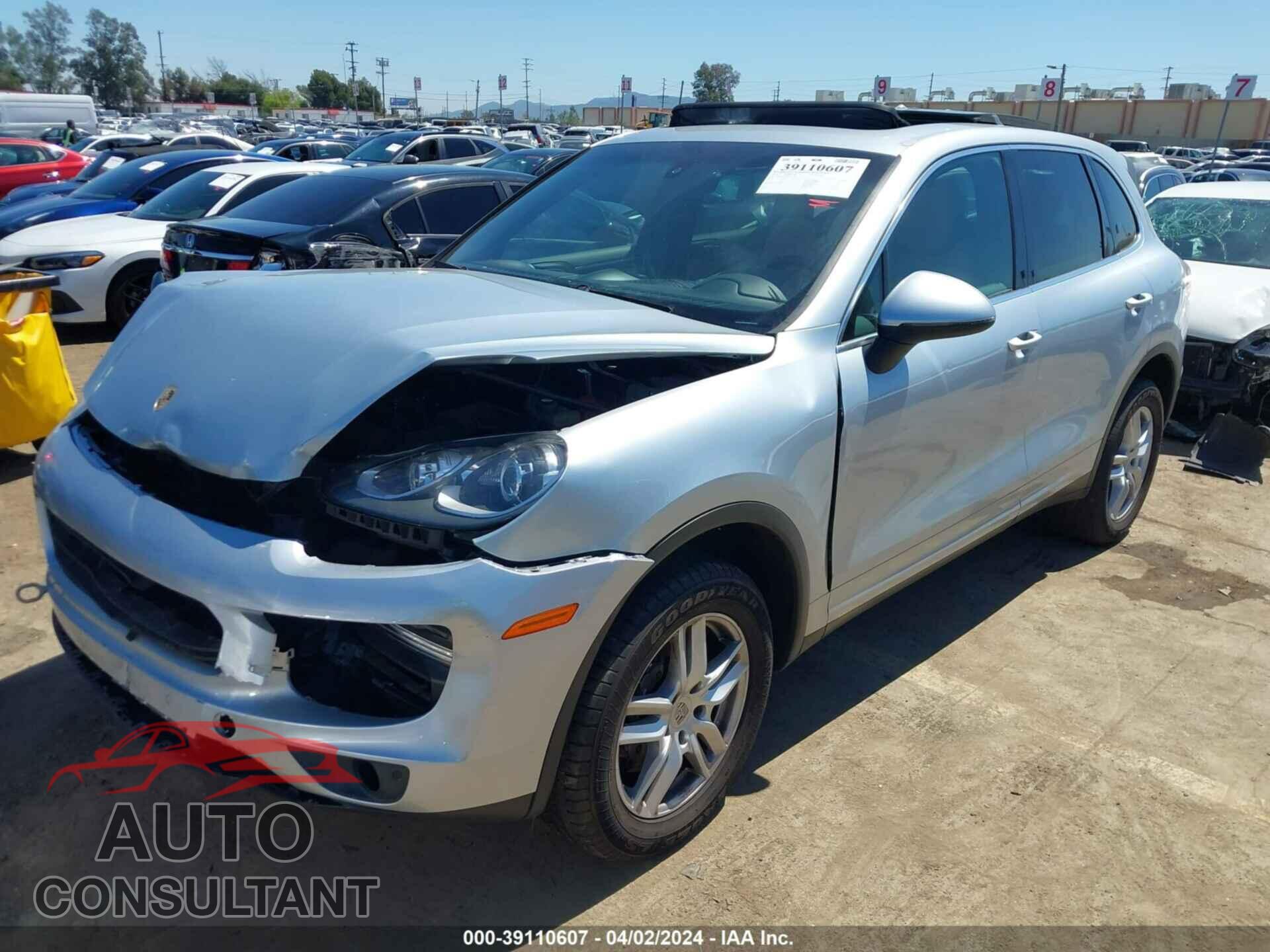 PORSCHE CAYENNE 2016 - WP1AA2A26GKA13183