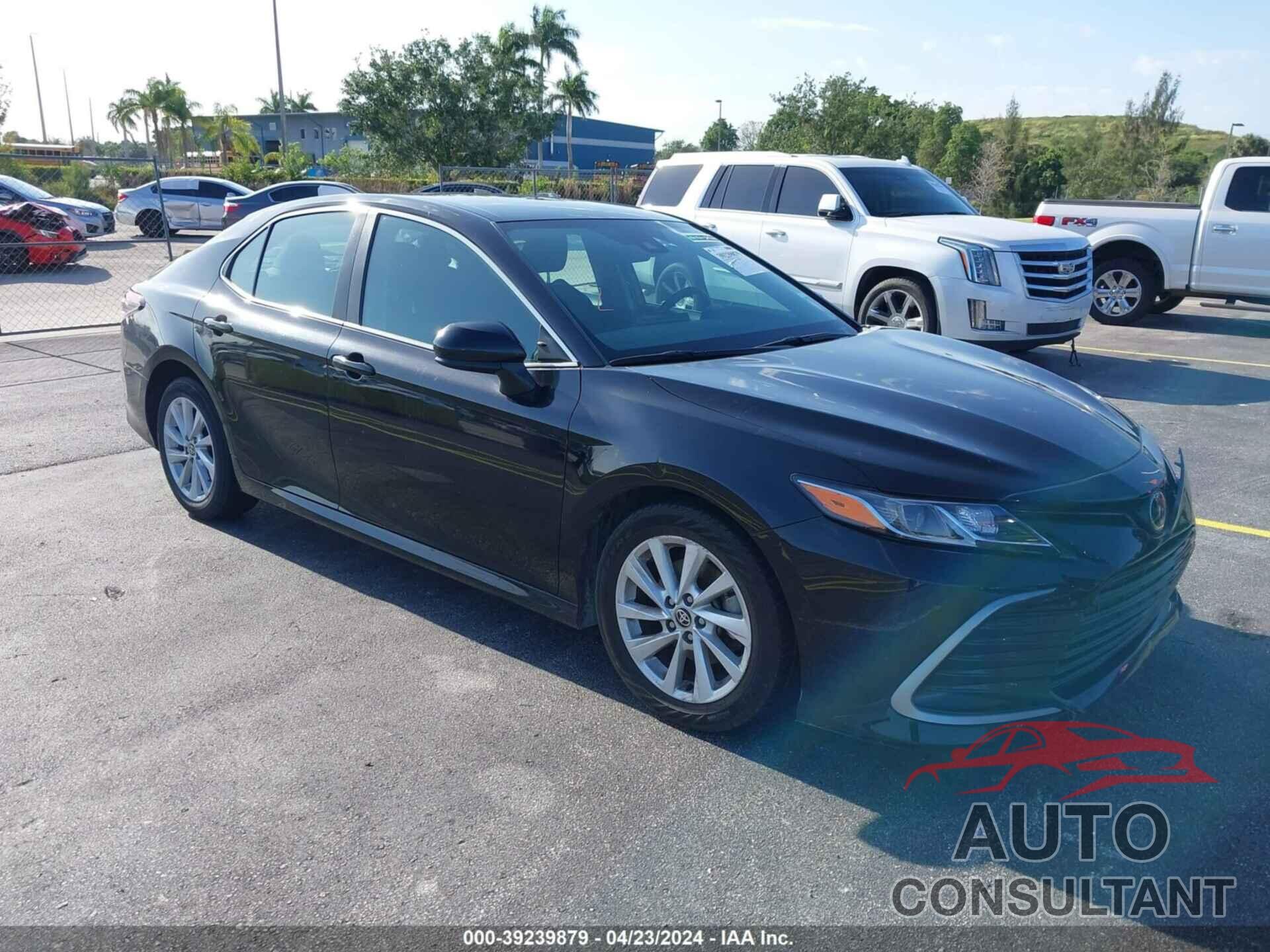 TOYOTA CAMRY 2022 - 4T1C11AK5NU663723