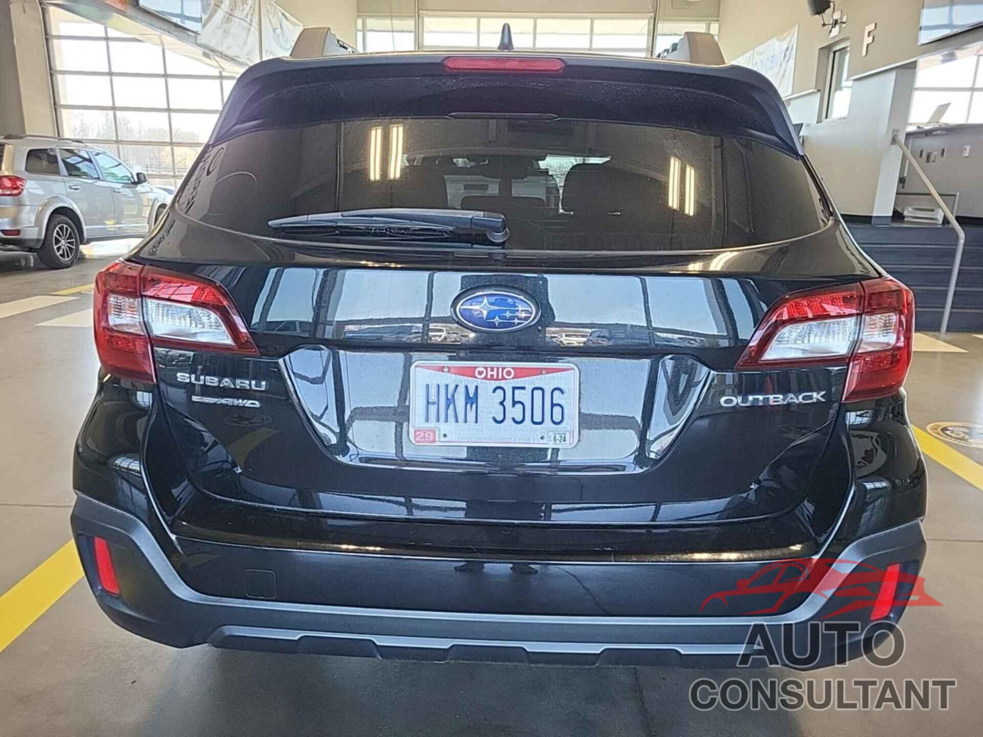 SUBARU OUTBACK 2018 - 4S4BSAHC9J3324227