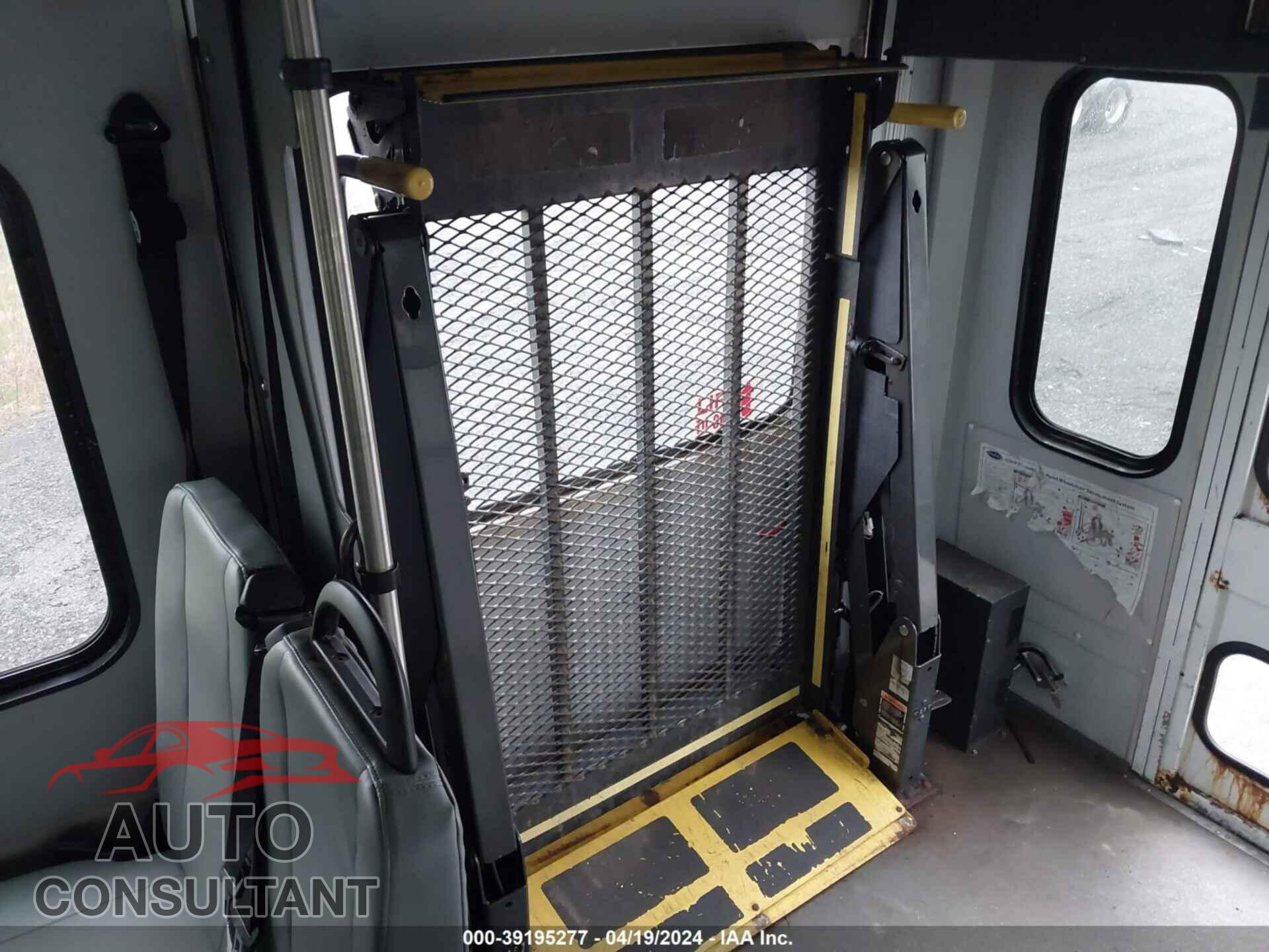 FORD E-450 CUTAWAY 2017 - 1FDFE4FS1HDC14412
