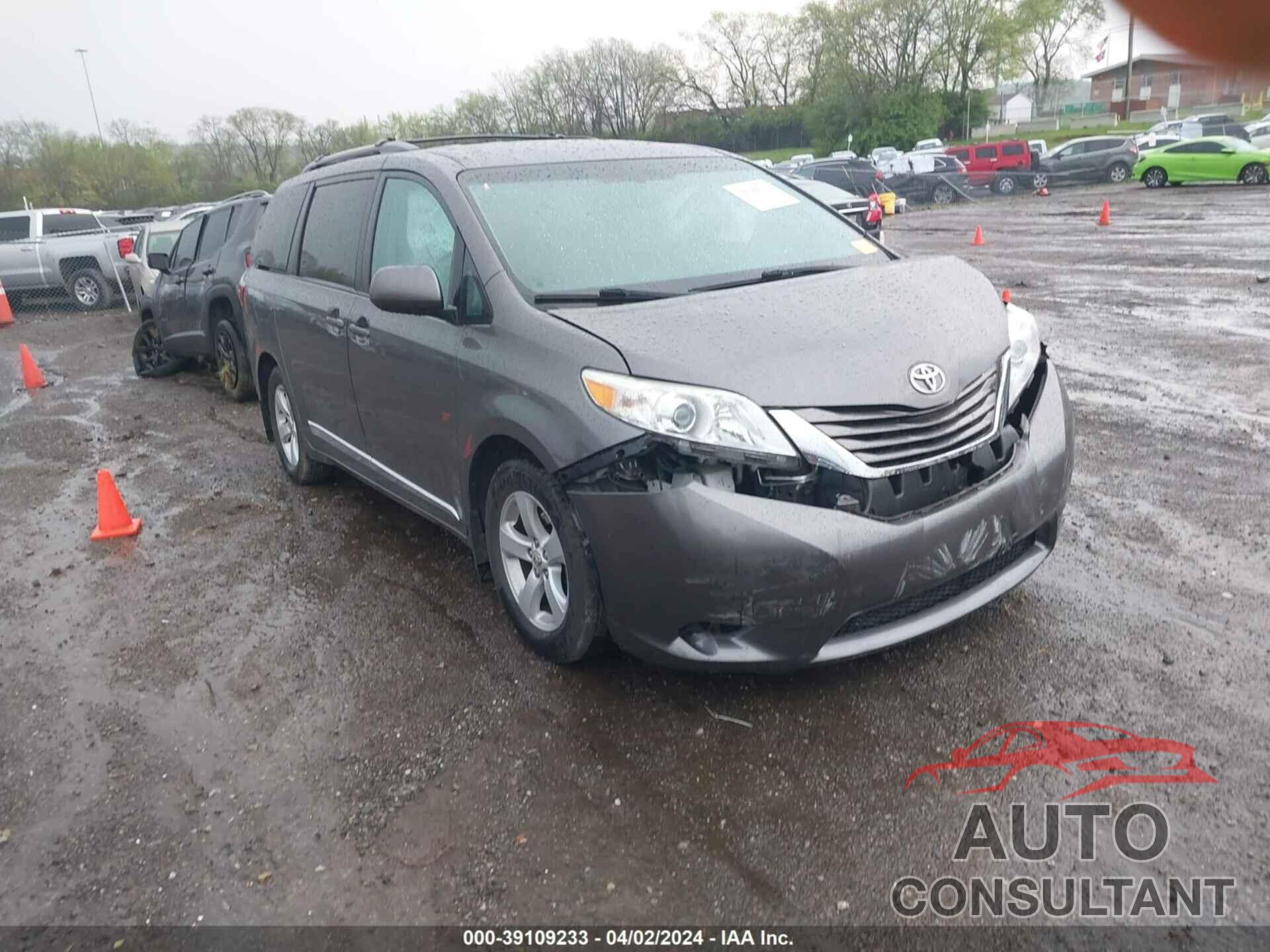 TOYOTA SIENNA 2017 - 5TDKZ3DC5HS854382