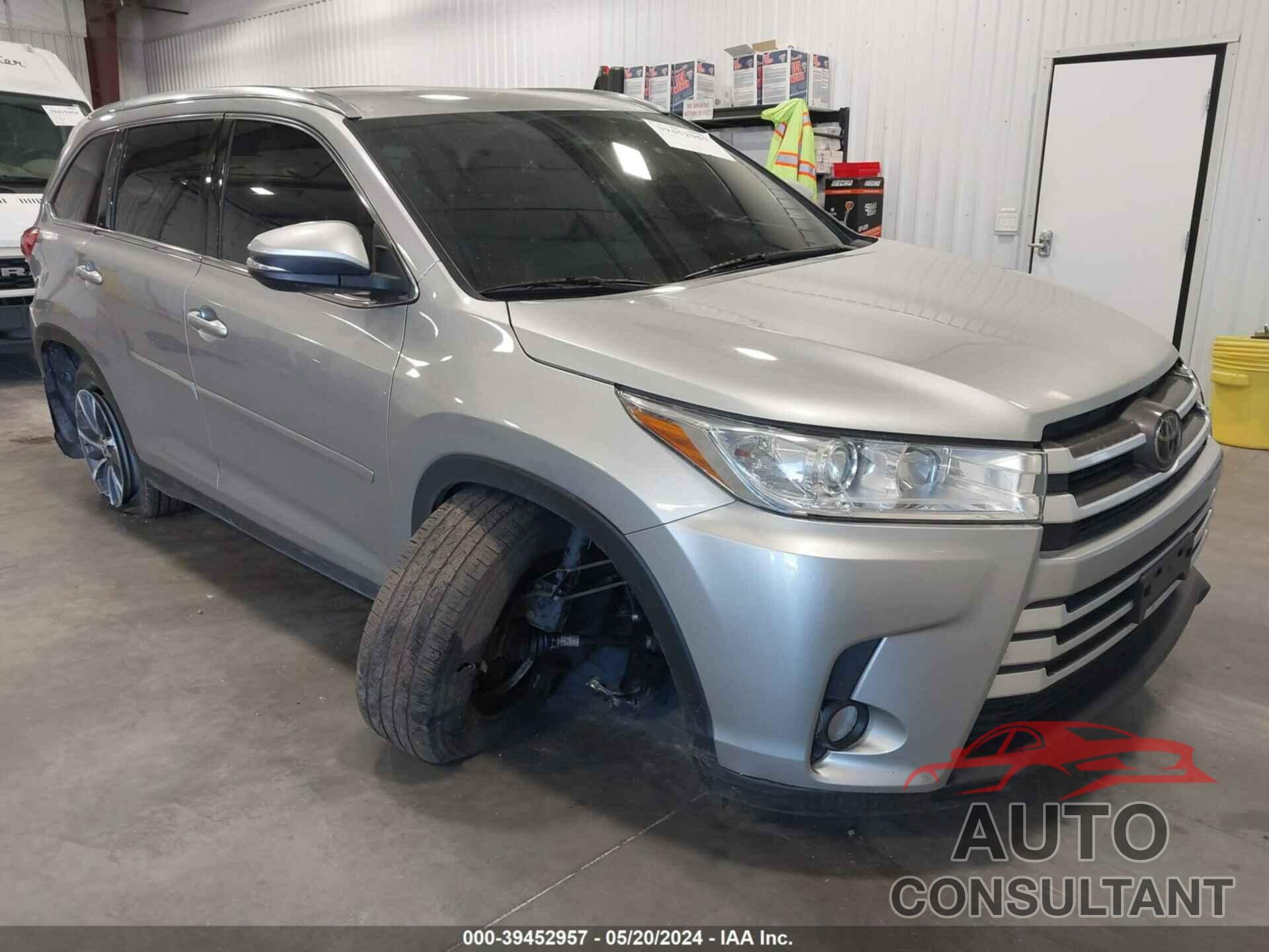 TOYOTA HIGHLANDER 2019 - 5TDJZRFHXKS564735