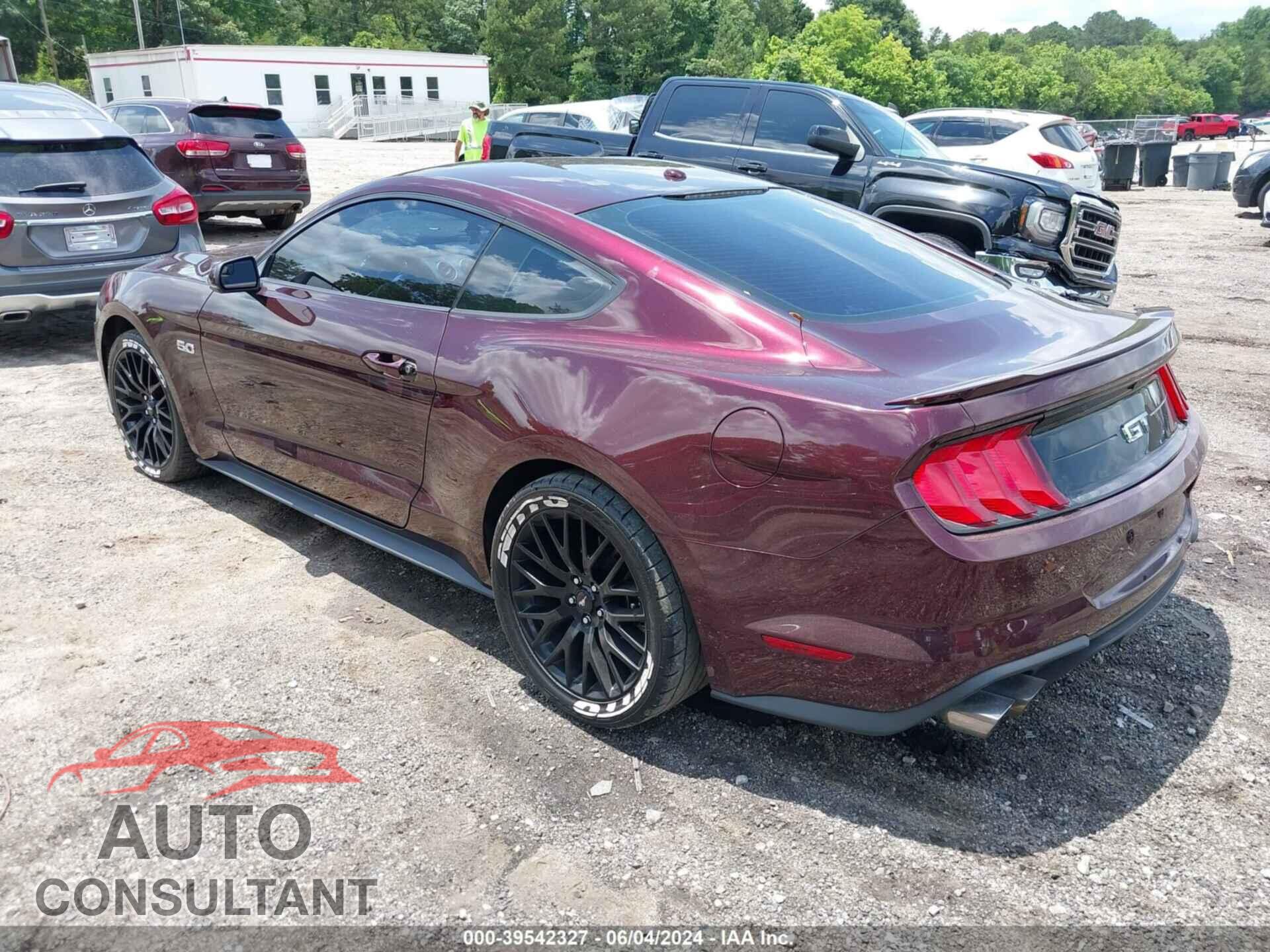 FORD MUSTANG 2018 - 1FA6P8CF3J5113391
