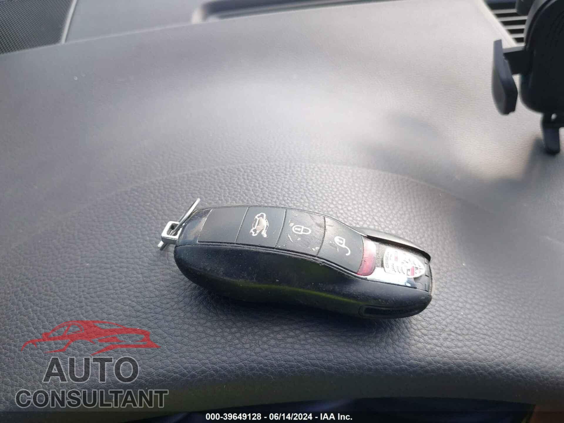 PORSCHE MACAN 2017 - WP1AA2A52HLB06871