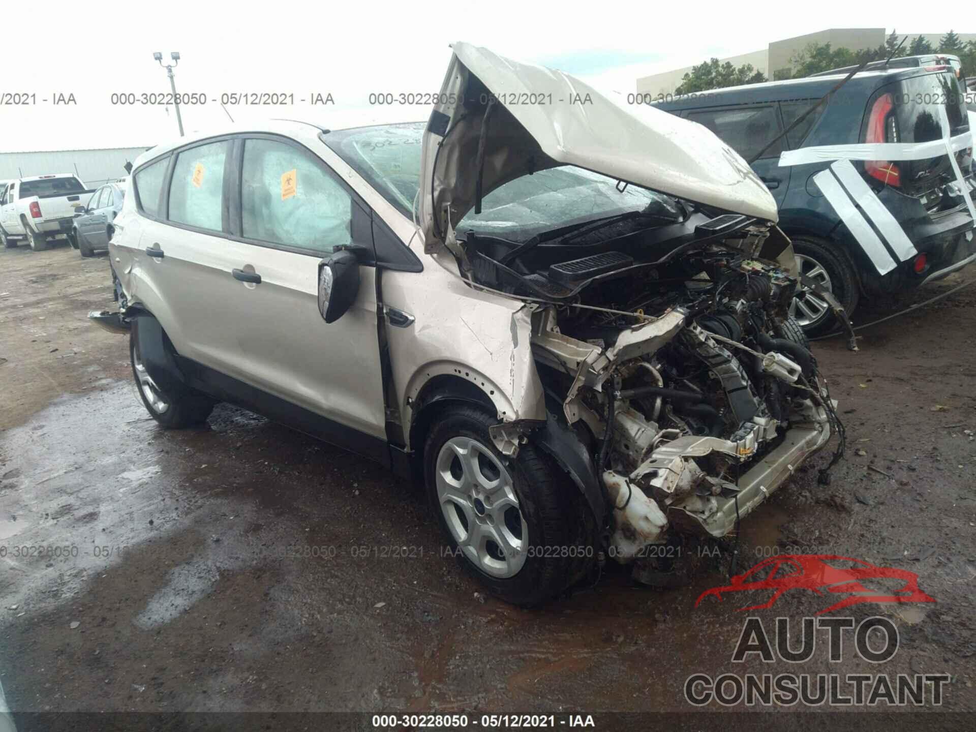 FORD ESCAPE 2017 - 1FMCU0F71HUB12683