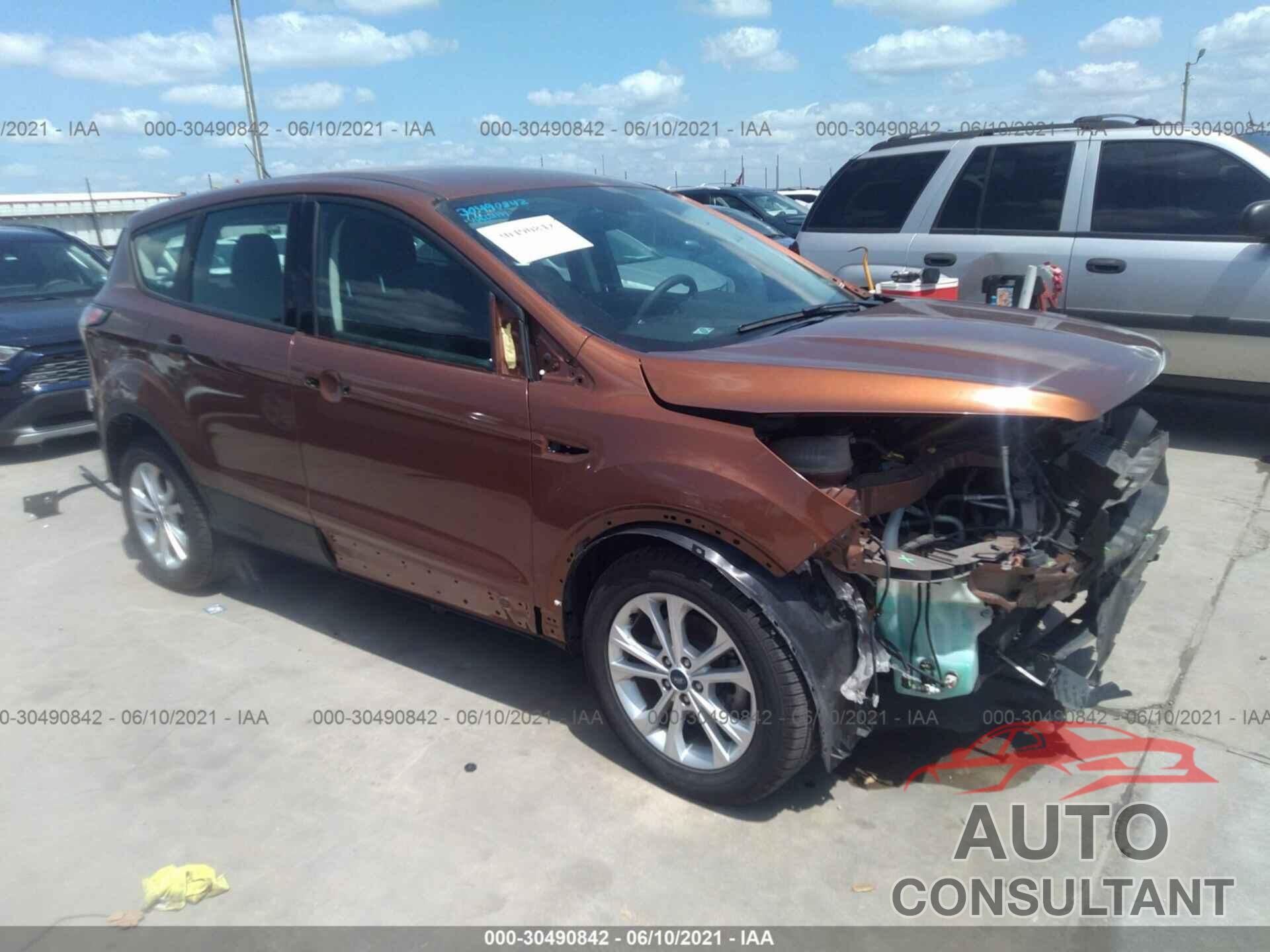 FORD ESCAPE 2017 - 1FMCU0F71HUA22837