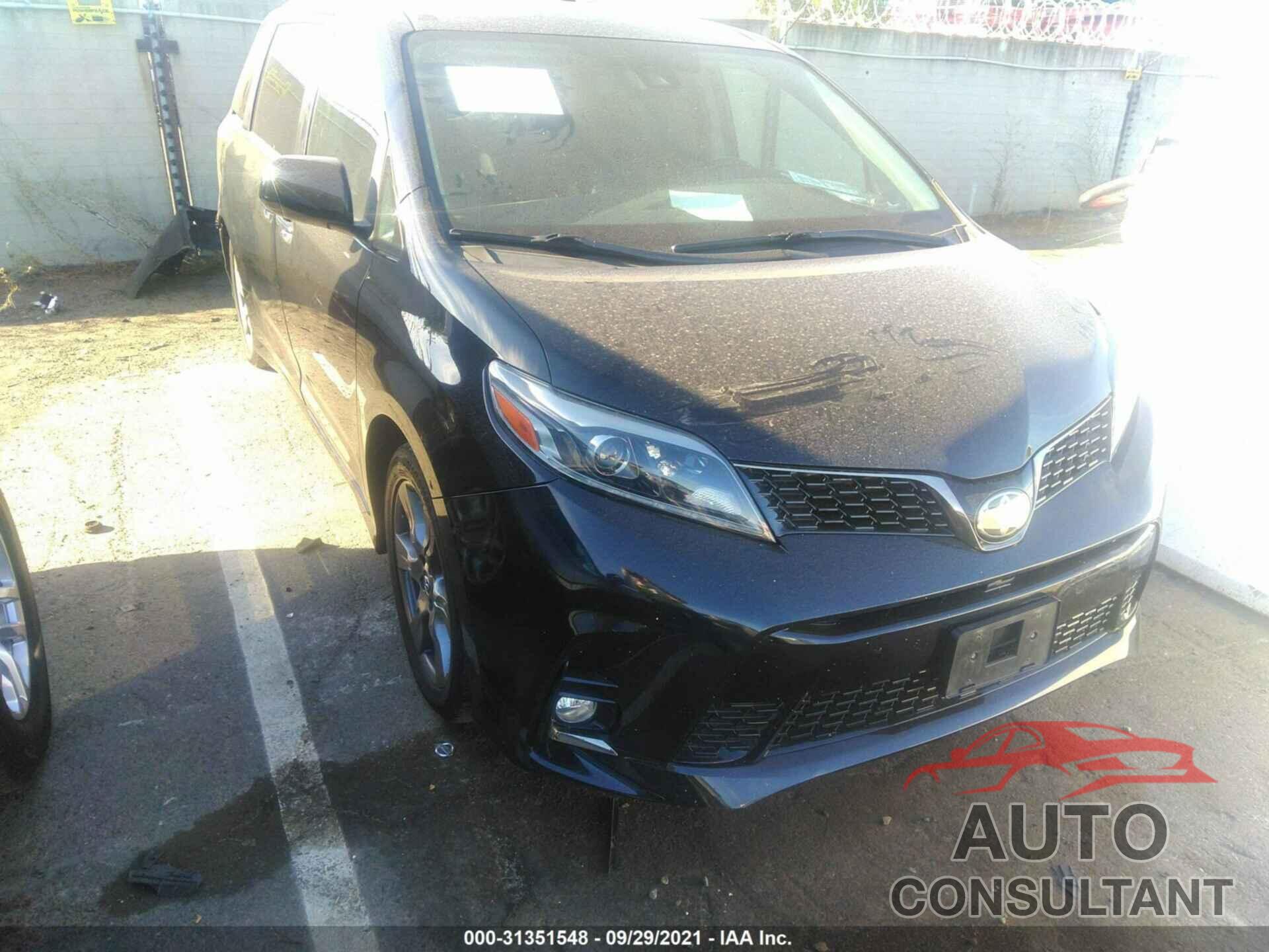 TOYOTA SIENNA 2018 - 5TDXZ3DC1JS939277