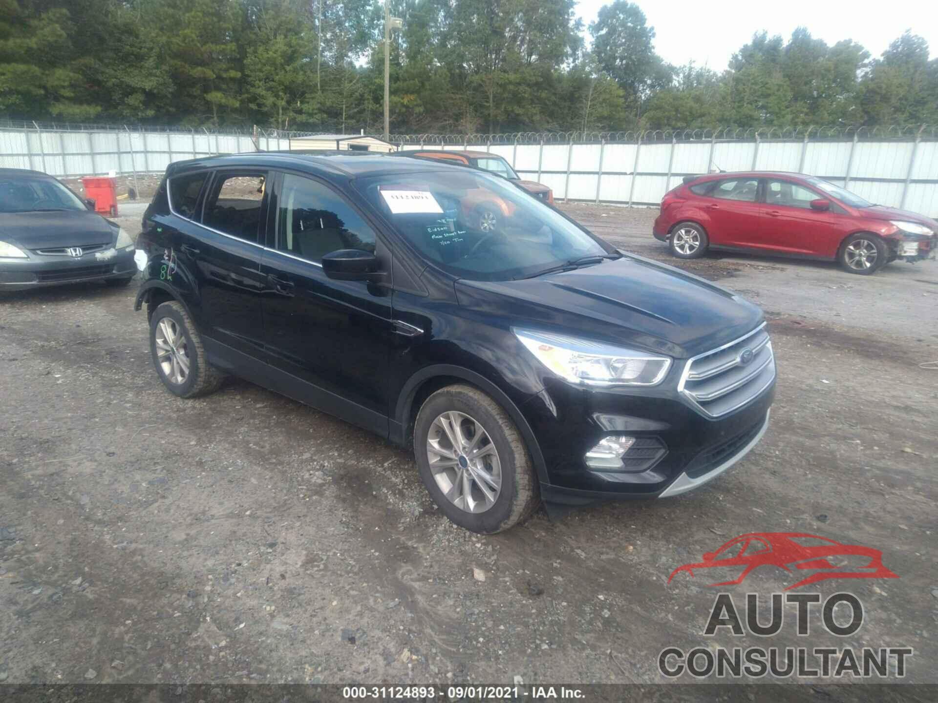 FORD ESCAPE 2017 - 1FMCU0GD8HUC33697