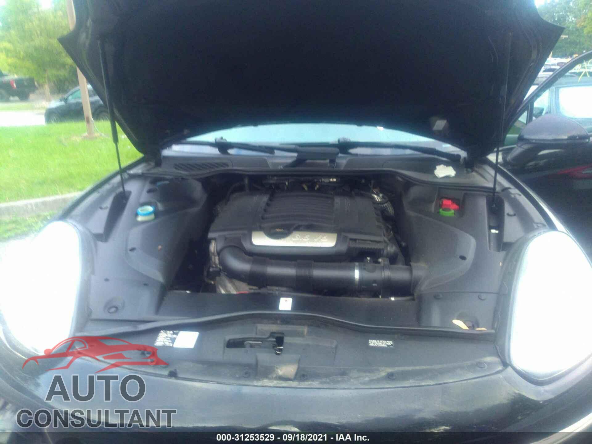 PORSCHE CAYENNE 2016 - WP1AA2A20GKA10182