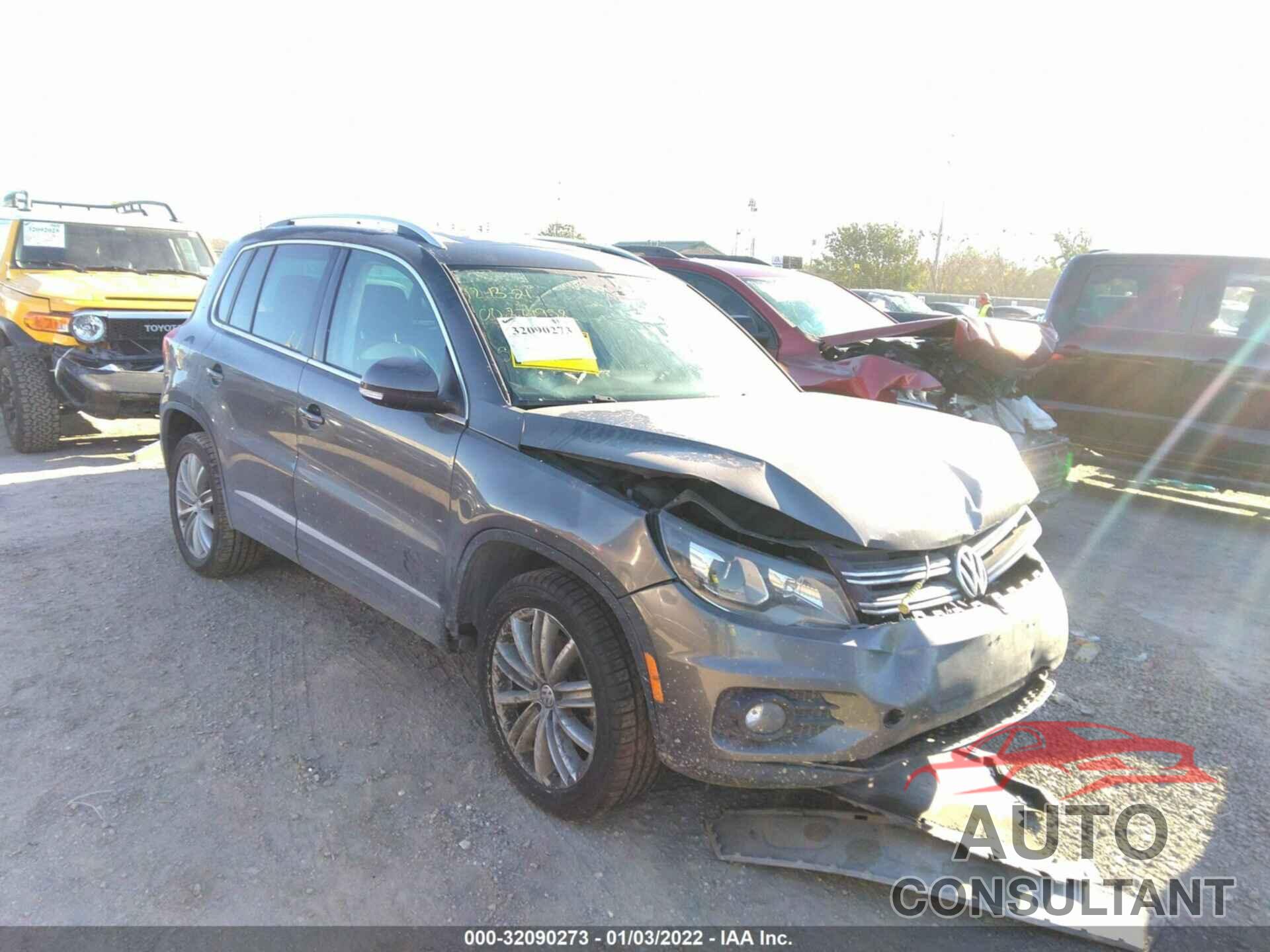 VOLKSWAGEN TIGUAN 2016 - WVGAV7AX9GW588204