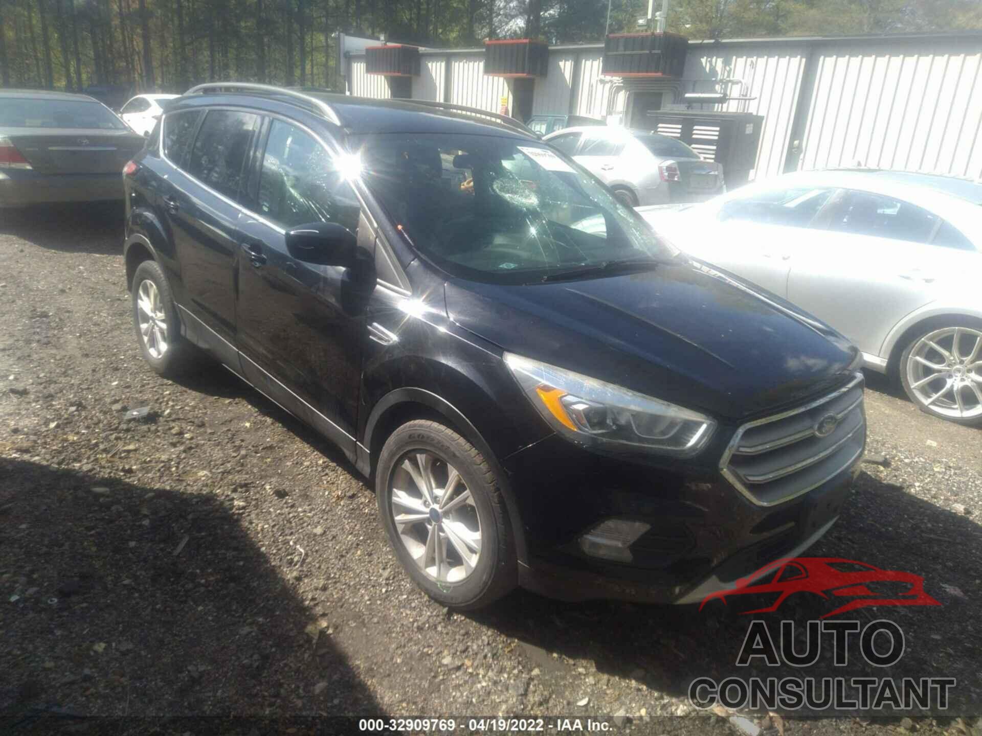 FORD ESCAPE 2017 - 1FMCU0G93HUD35811