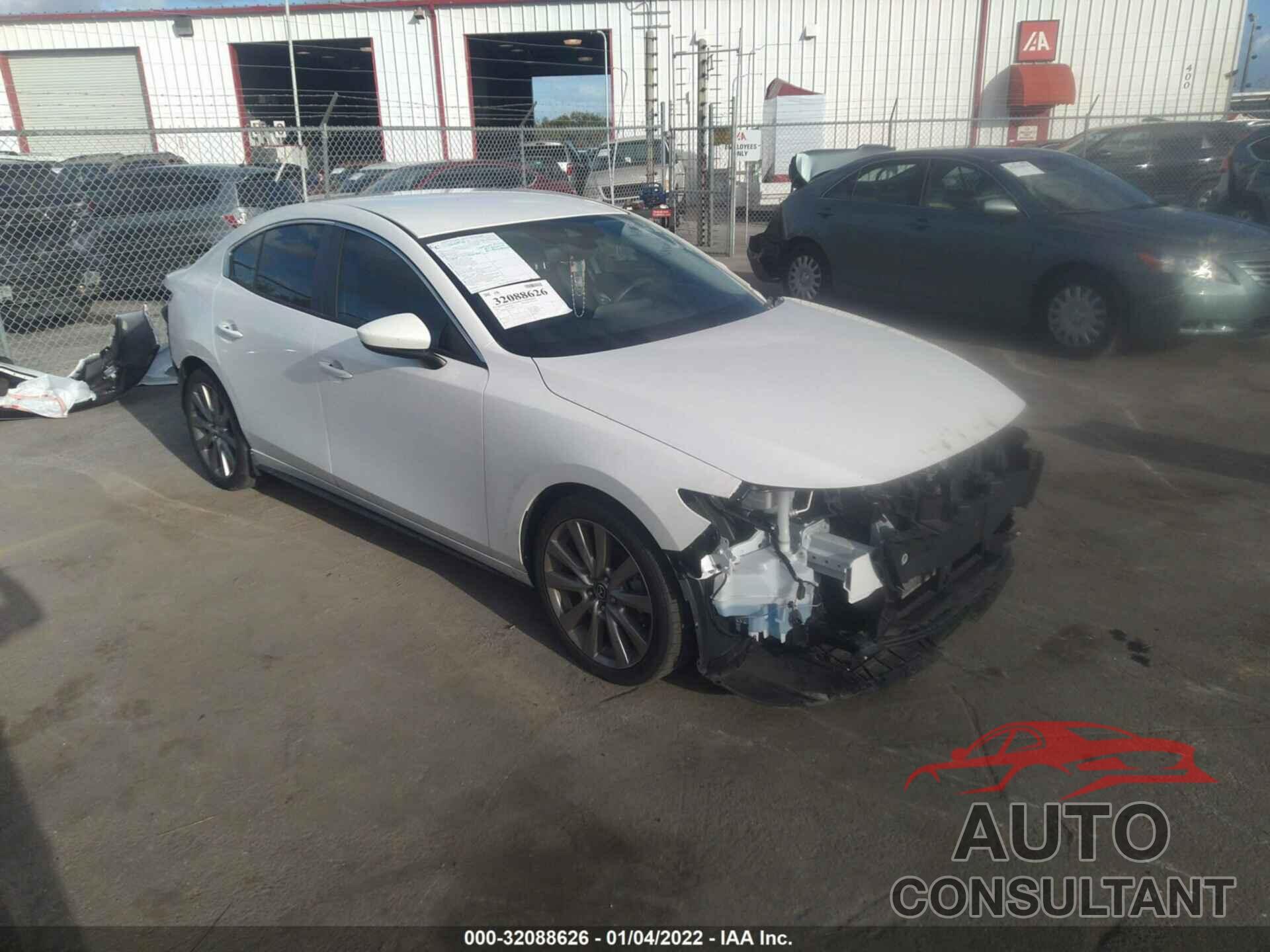 MAZDA MAZDA3 SEDAN 2019 - JM1BPACL9K1106847