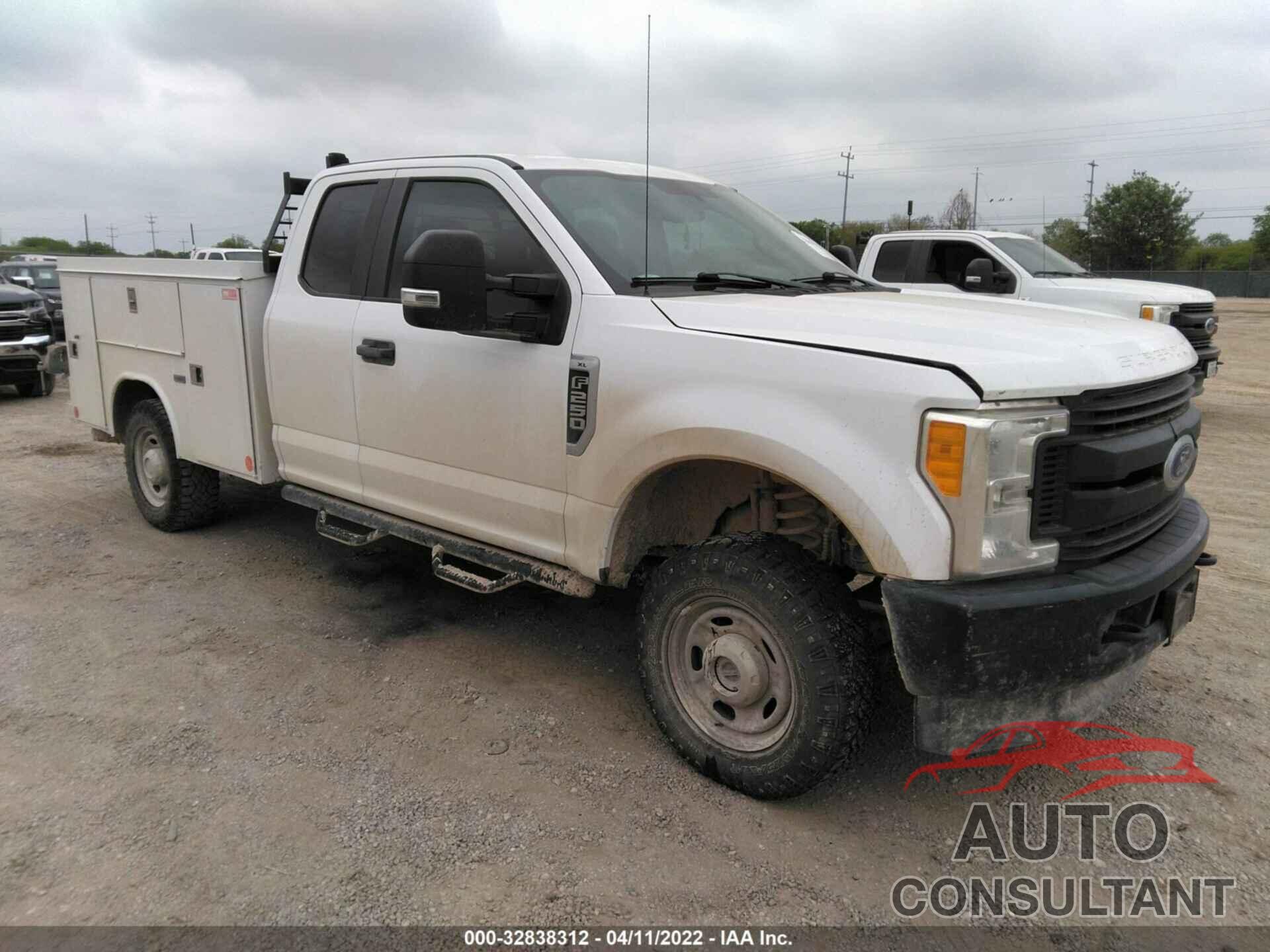 FORD SUPER DUTY F-250 SRW 2017 - 1FD7X2B64HEE28820