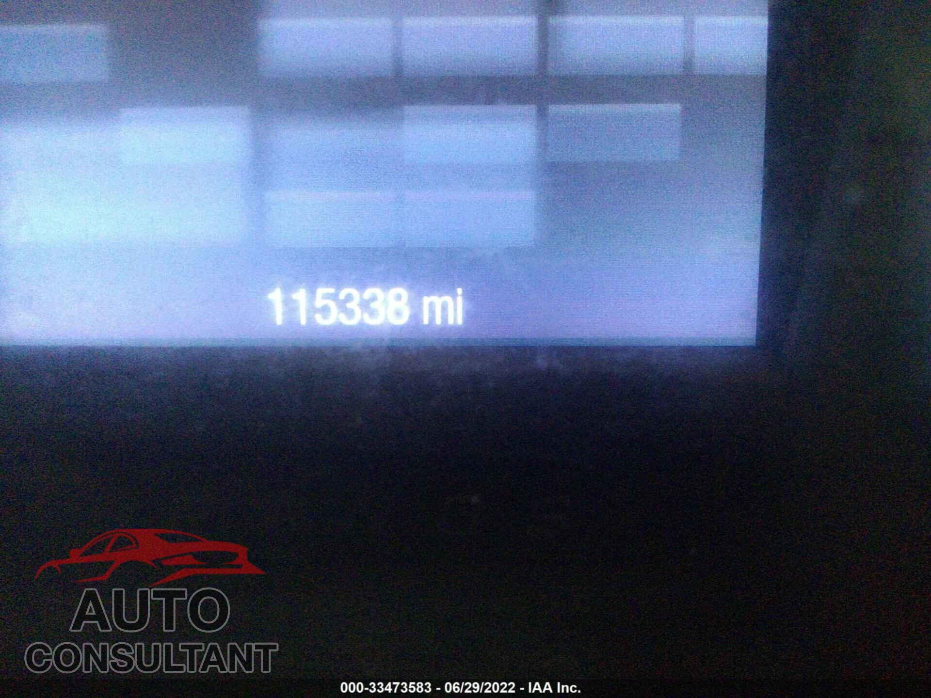 FORD TAURUS 2017 - 1FAHP2E84HG117016
