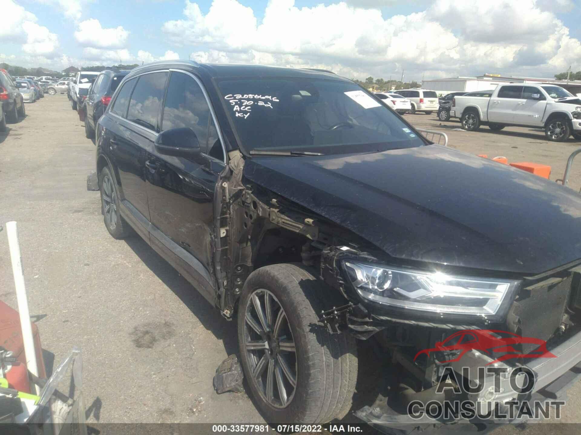 AUDI Q7 2017 - WA1LHAF70HD046569