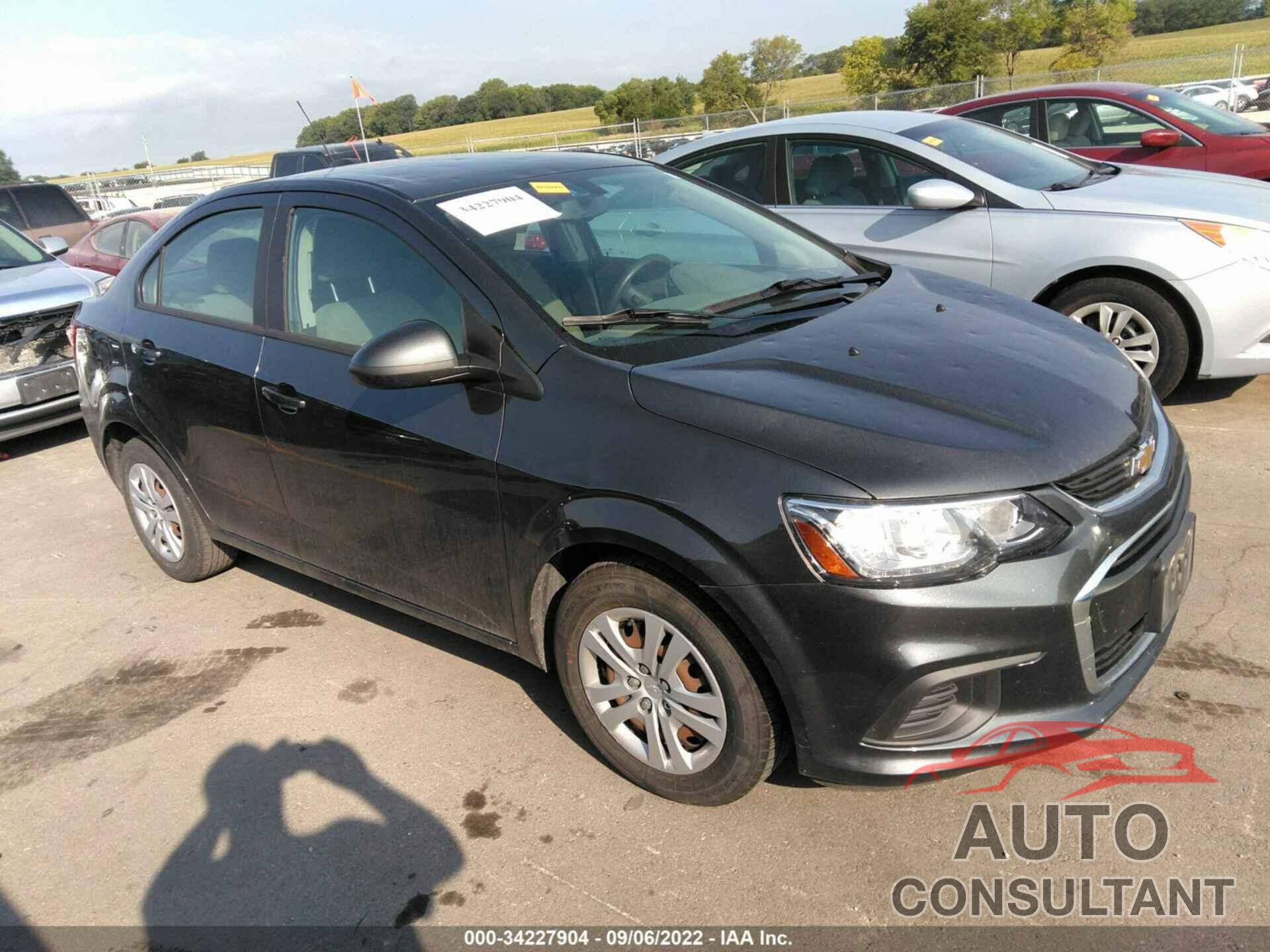 CHEVROLET SONIC 2017 - 1G1JA5SH3H4135617