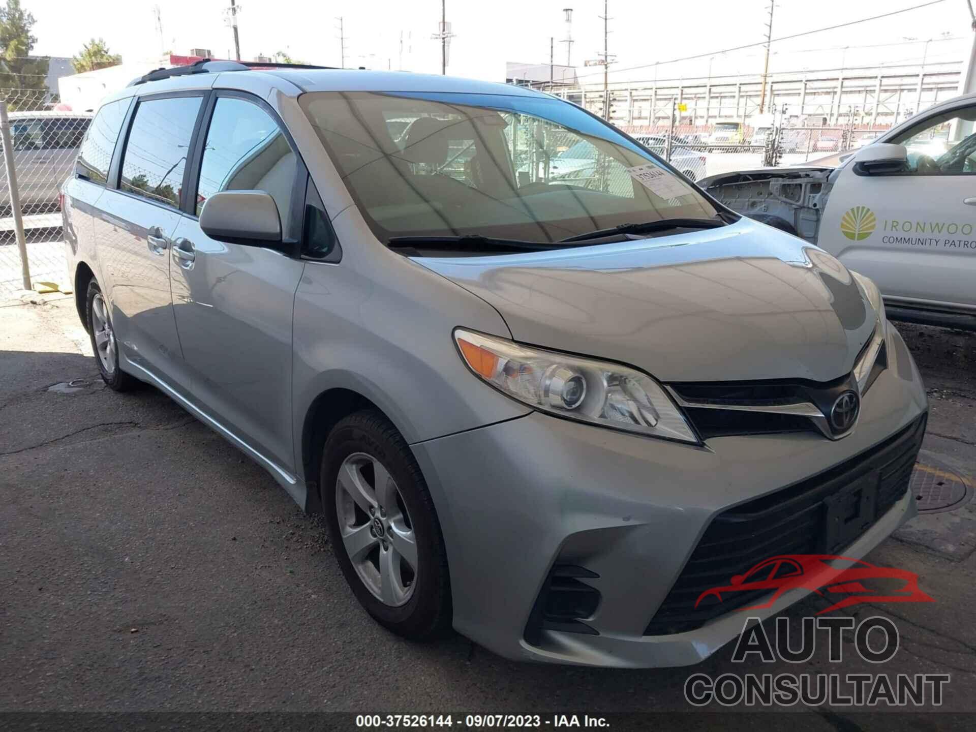 TOYOTA SIENNA 2019 - 5TDKZ3DC8KS998578