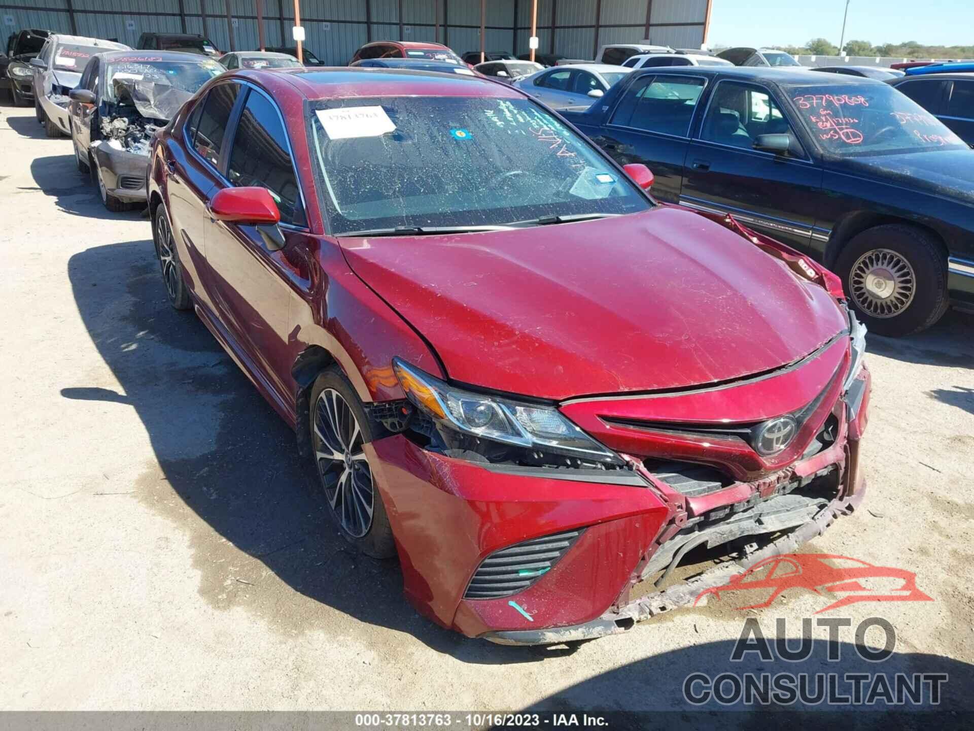 TOYOTA CAMRY 2018 - 4T1B11HK2JU658829