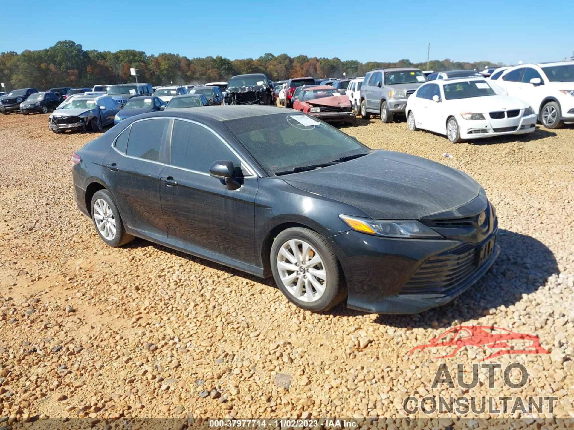 TOYOTA CAMRY 2018 - 4T1B11HK5JU095730