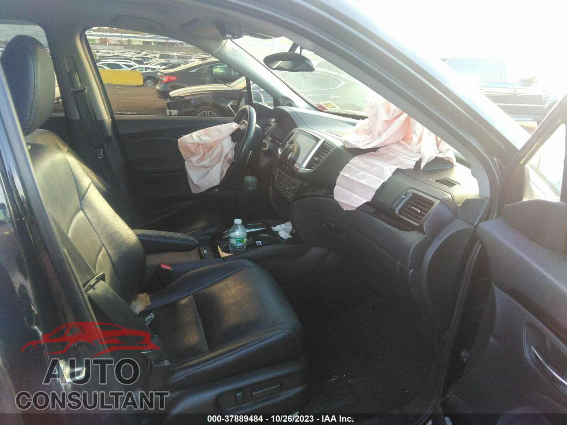HONDA PILOT 2017 - 5FNYF6H93HB065221