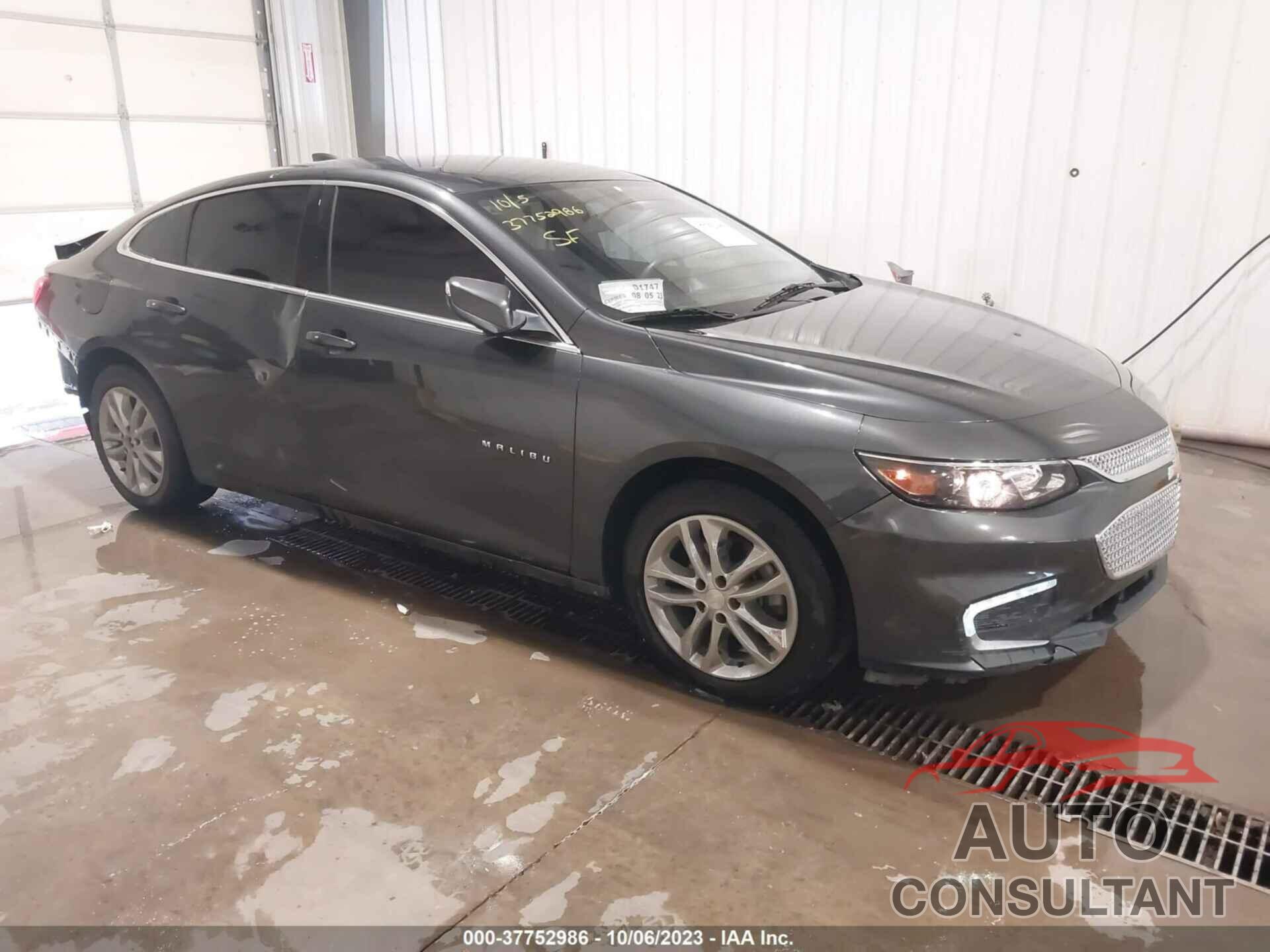 CHEVROLET MALIBU 2018 - 1G1ZD5STXJF187819