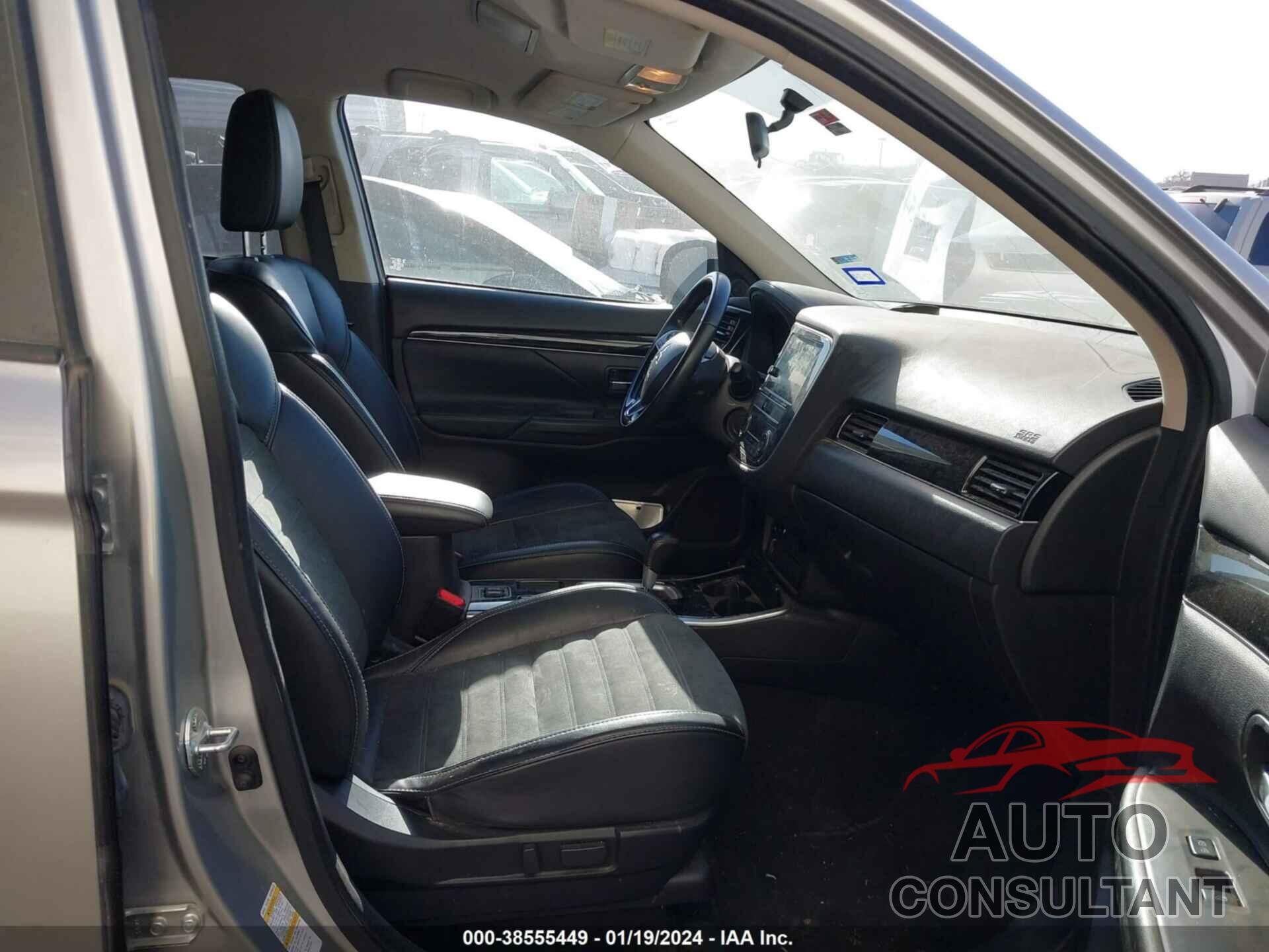 MITSUBISHI OUTLANDER 2019 - JA4AD3A30KZ019191