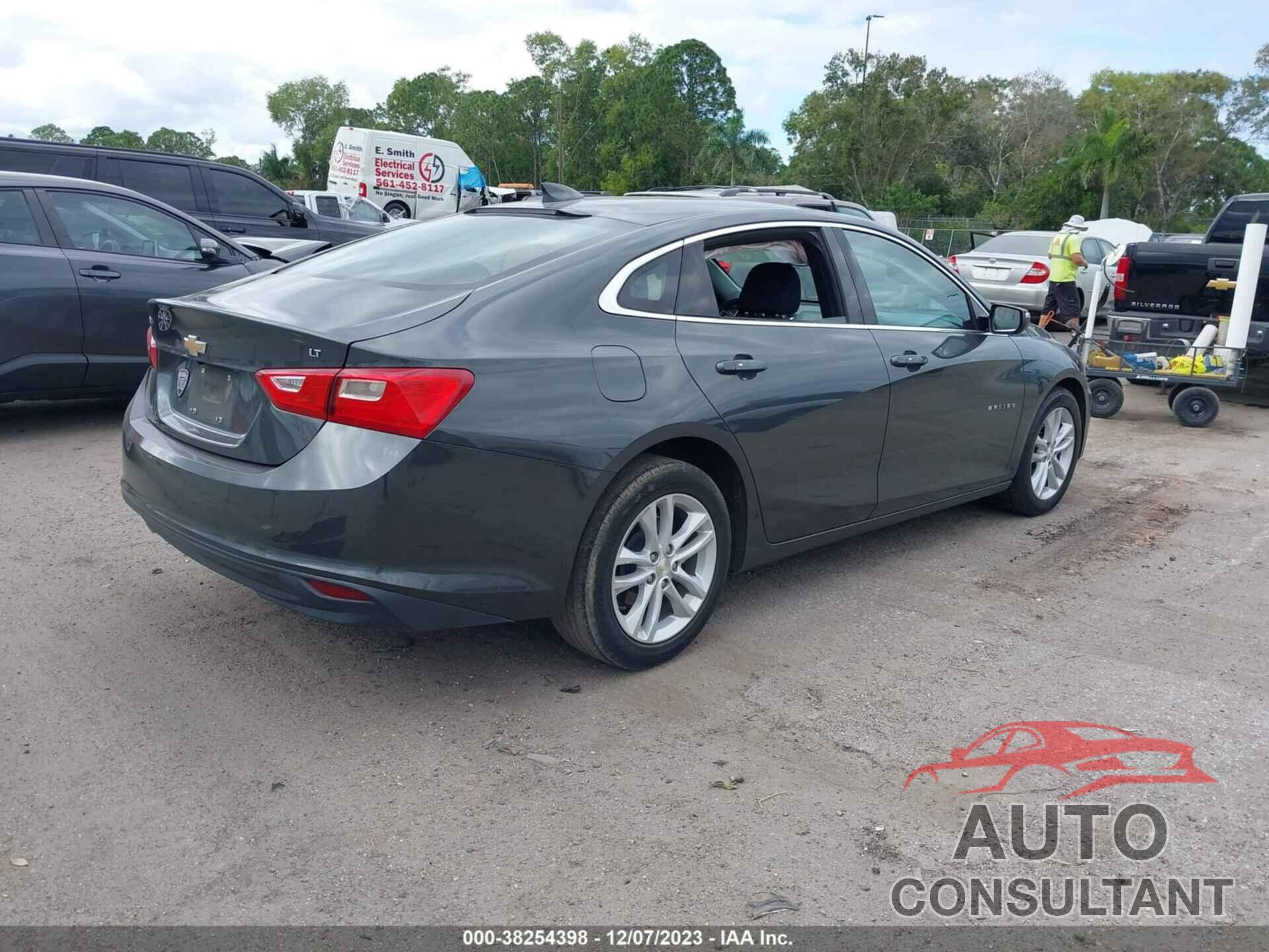 CHEVROLET MALIBU 2018 - 1G1ZD5ST8JF209526