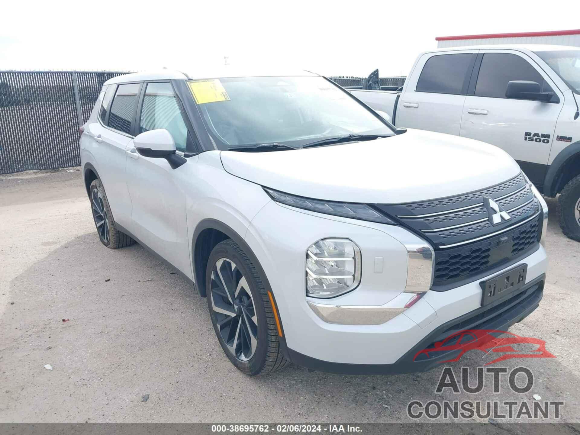 MITSUBISHI OUTLANDER 2022 - JA4J4TA83NZ043985