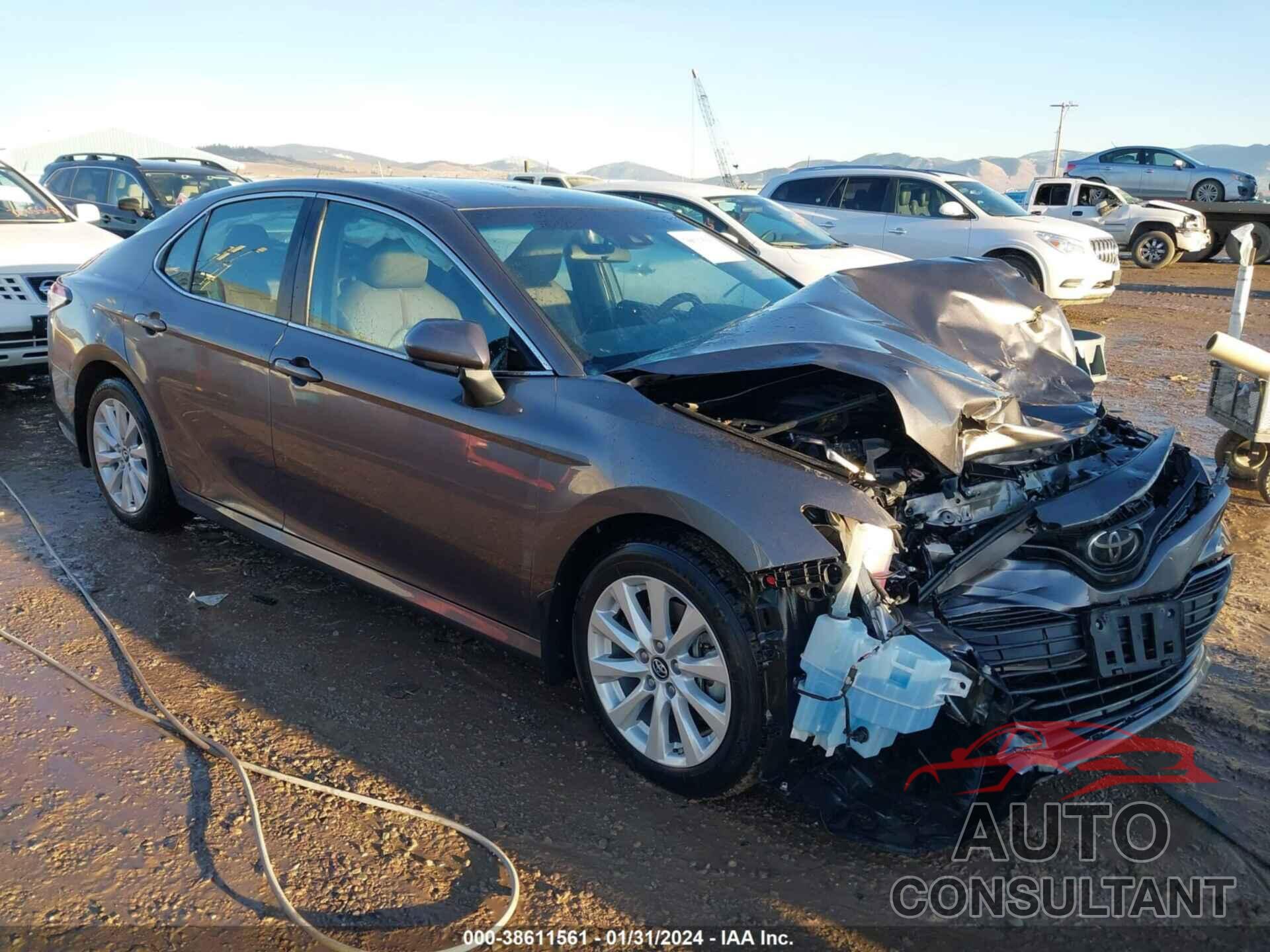 TOYOTA CAMRY 2018 - 4T1B11HK0JU557899