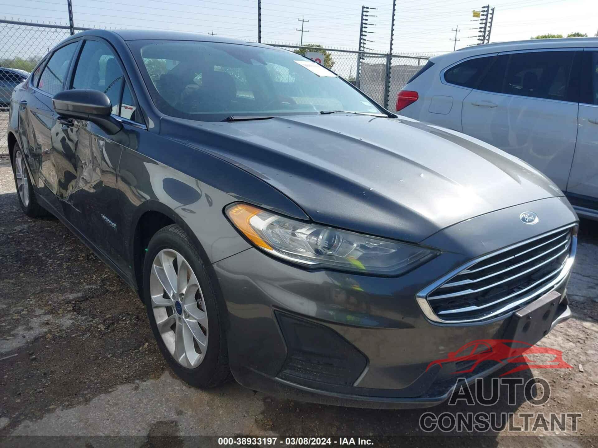 FORD FUSION HYBRID 2019 - 3FA6P0LU0KR105103